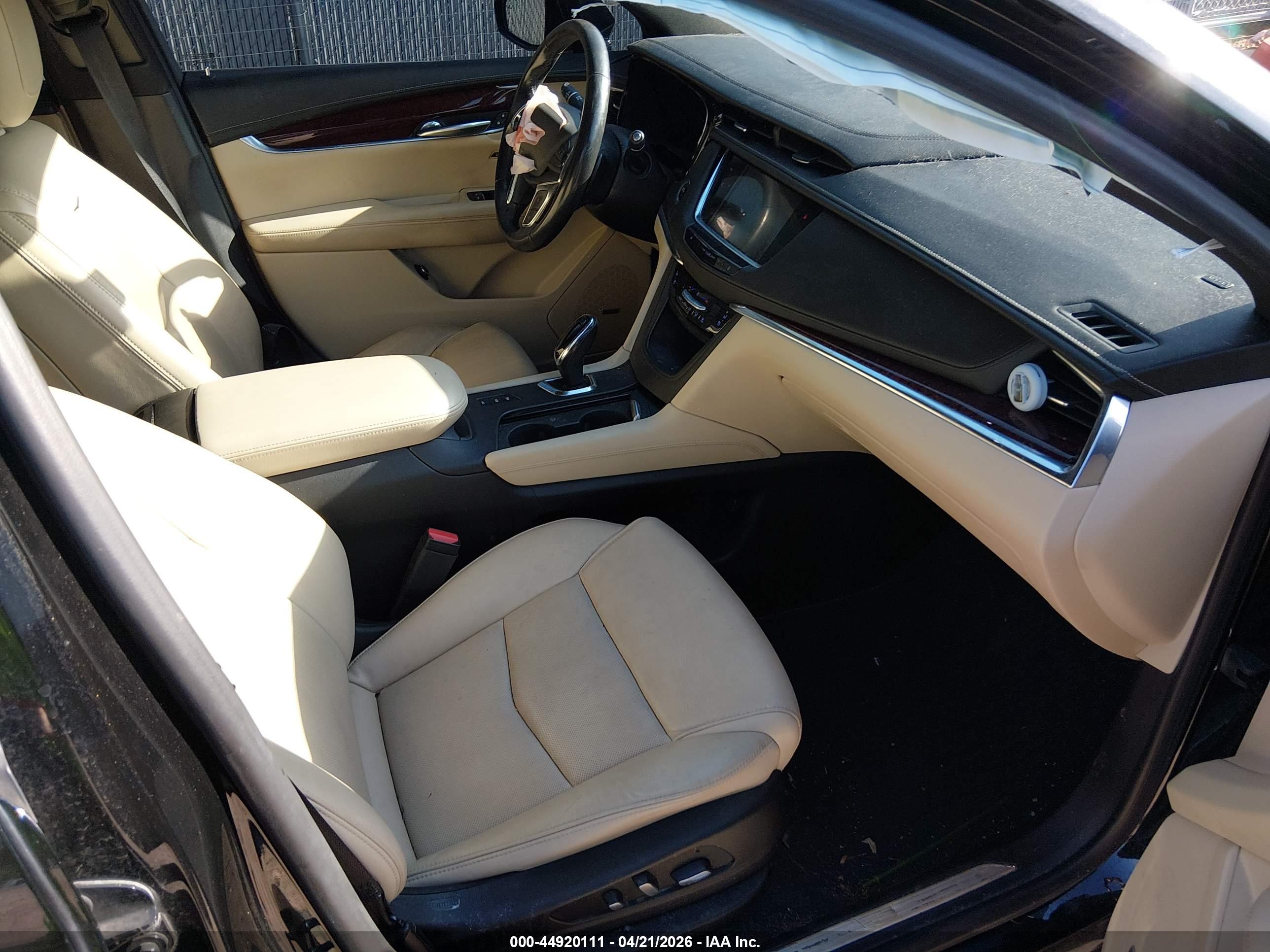 CADILLAC XT5 image 5