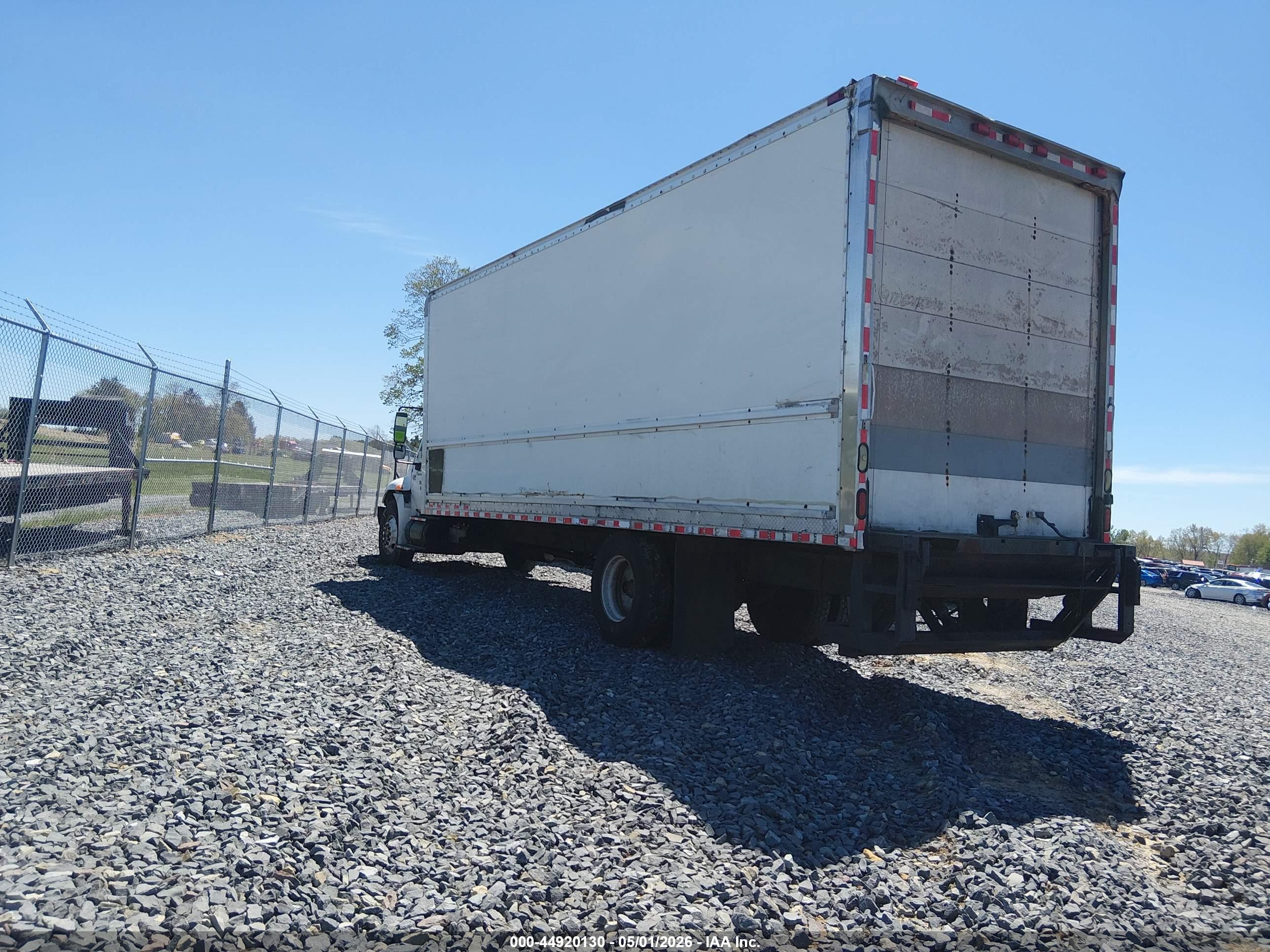 INTERNATIONAL 4000 image 3