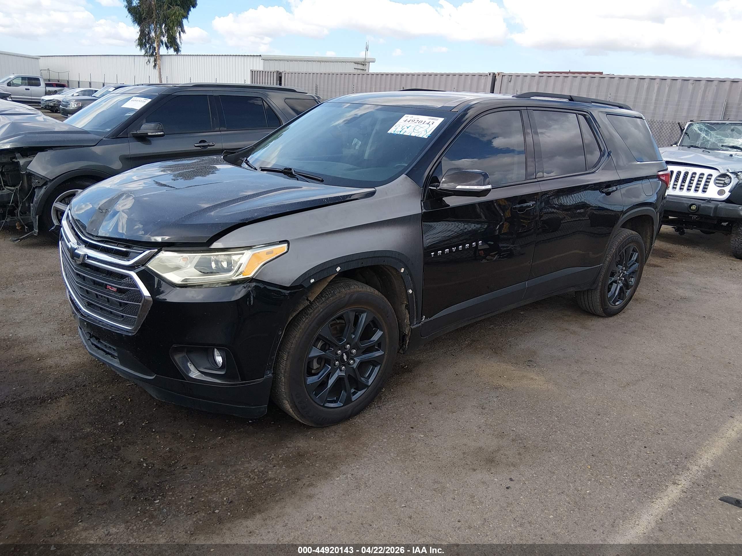 CHEVROLET TRAVERSE image 2