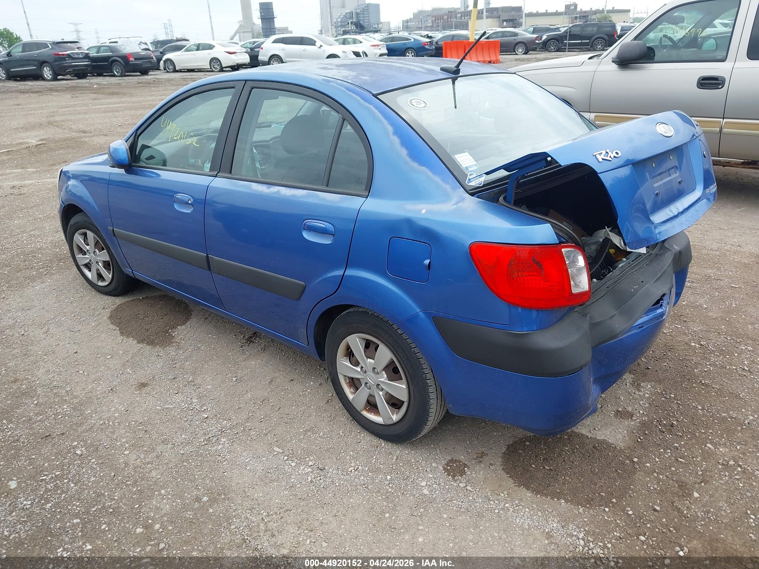 KIA RIO image 3