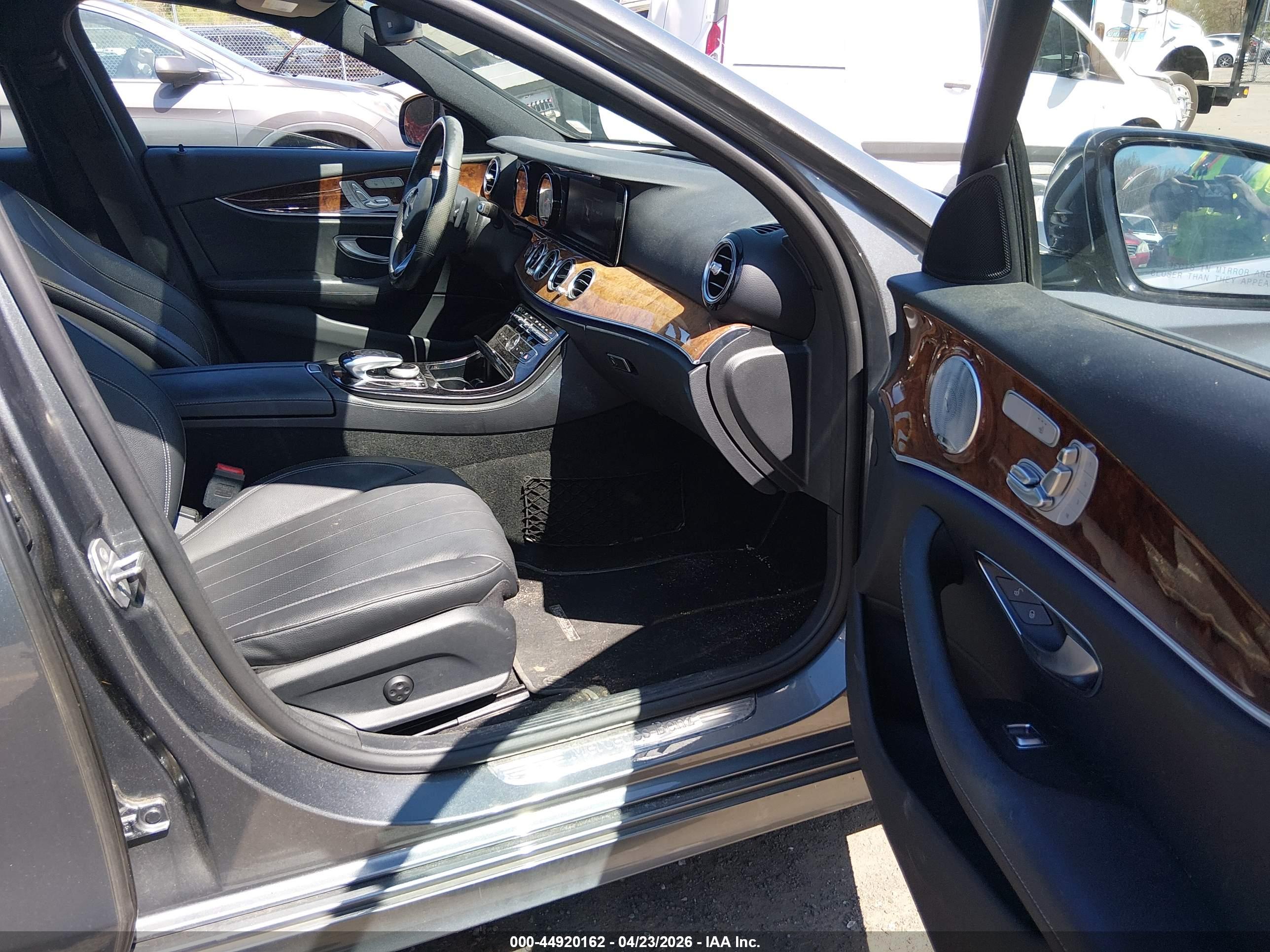 MERCEDES-BENZ E image 5