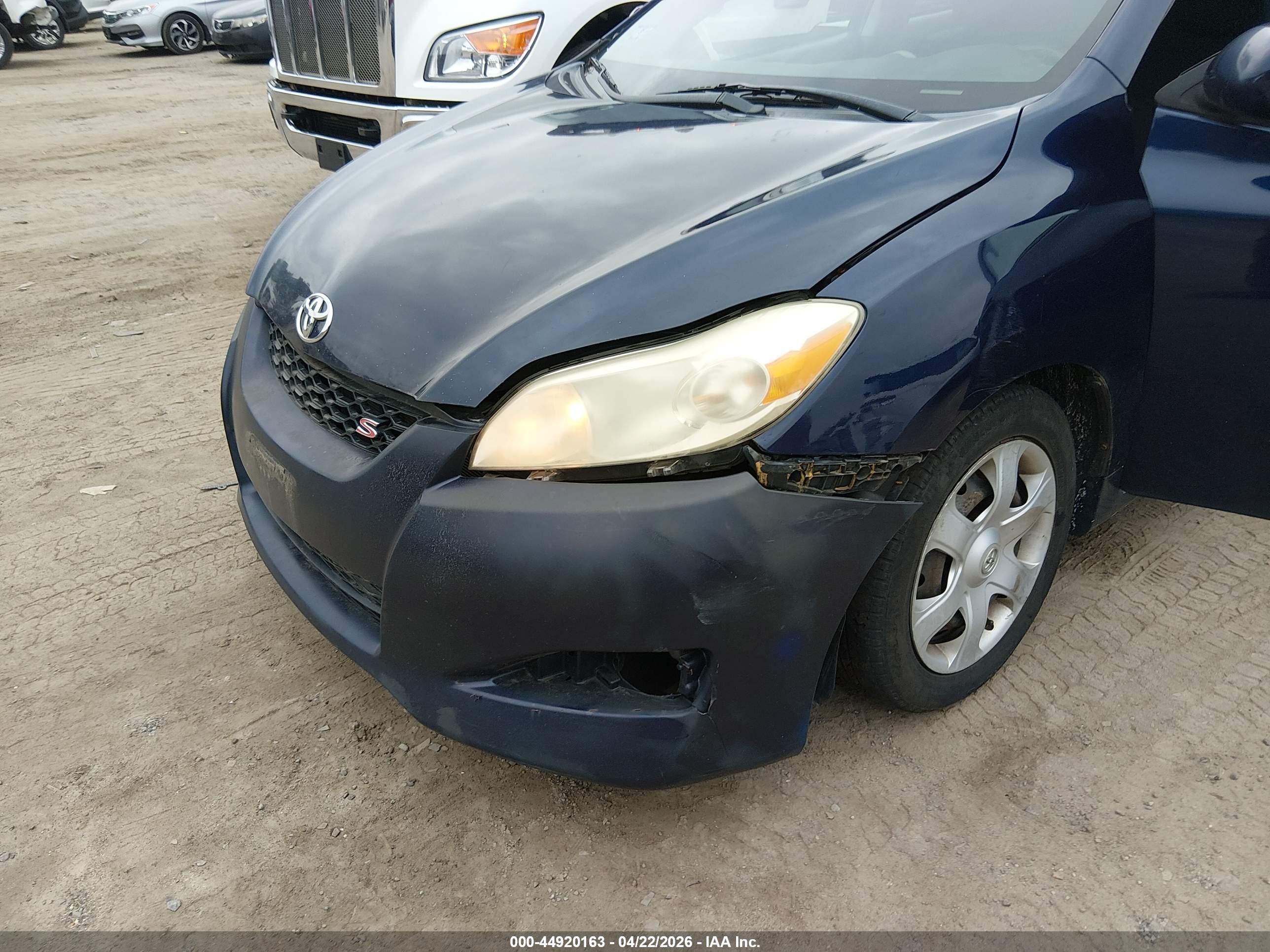 TOYOTA MATRIX image 6