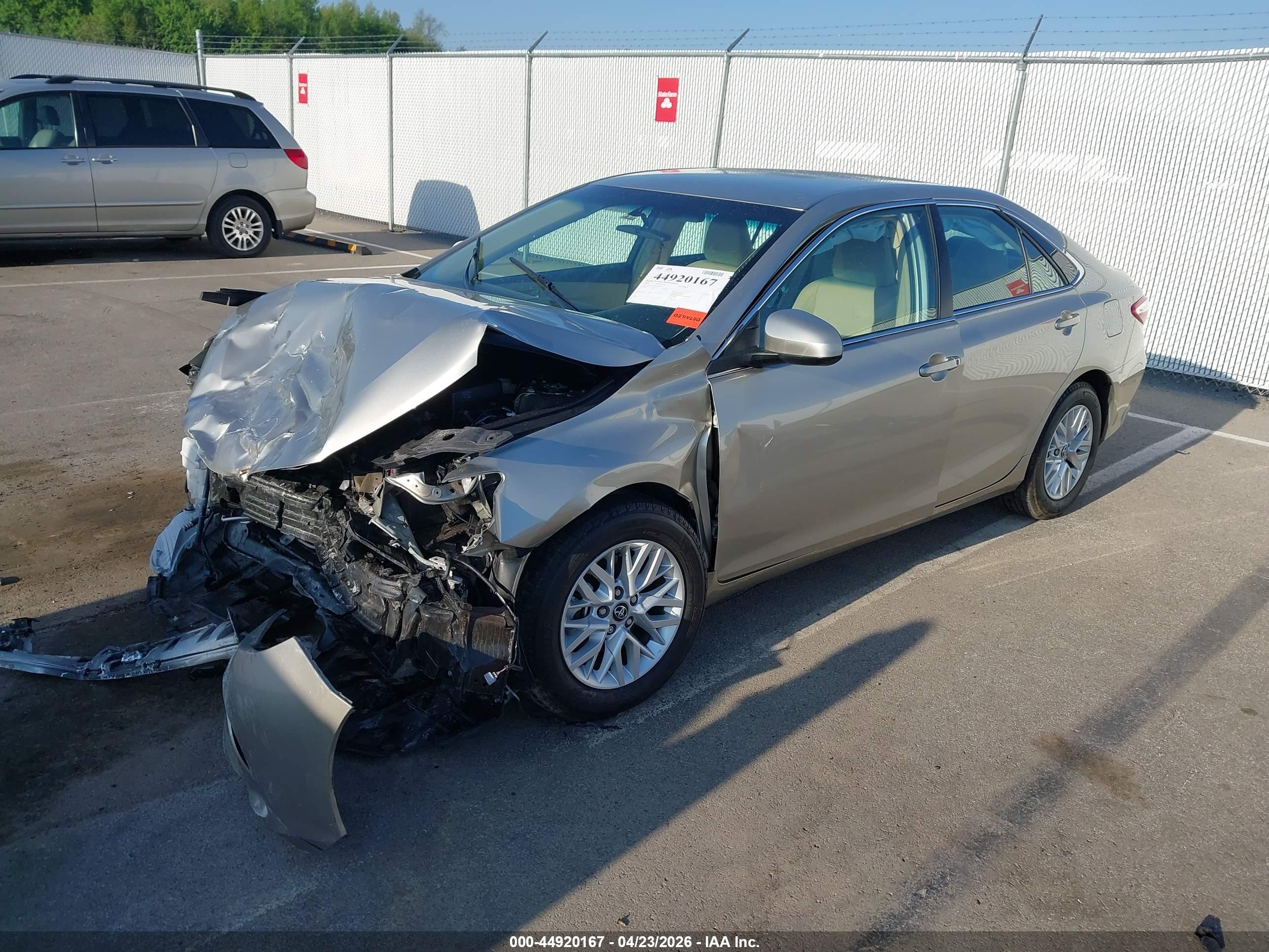 TOYOTA CAMRY image 2