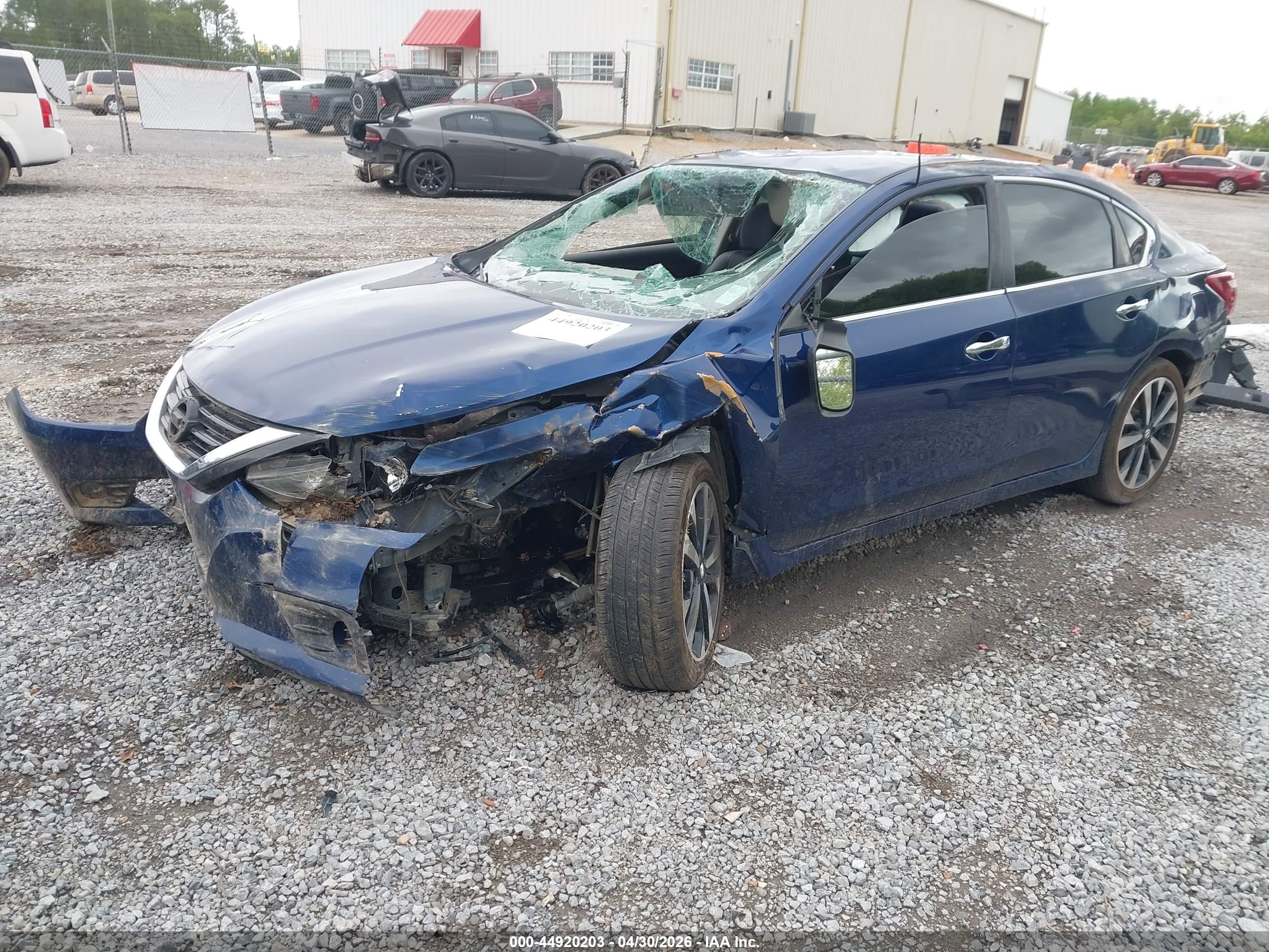 NISSAN ALTIMA image 2
