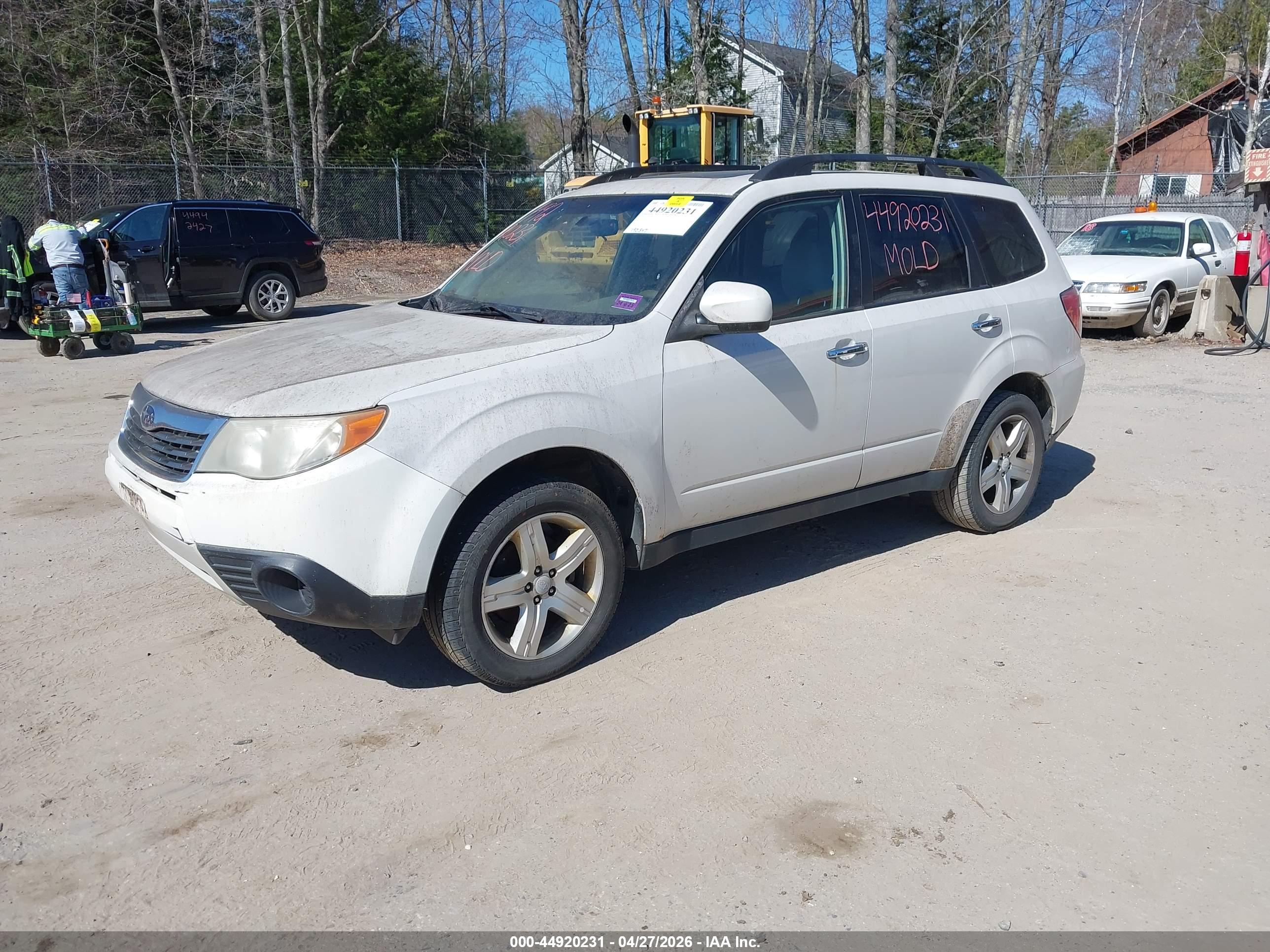 SUBARU FORESTER image 2