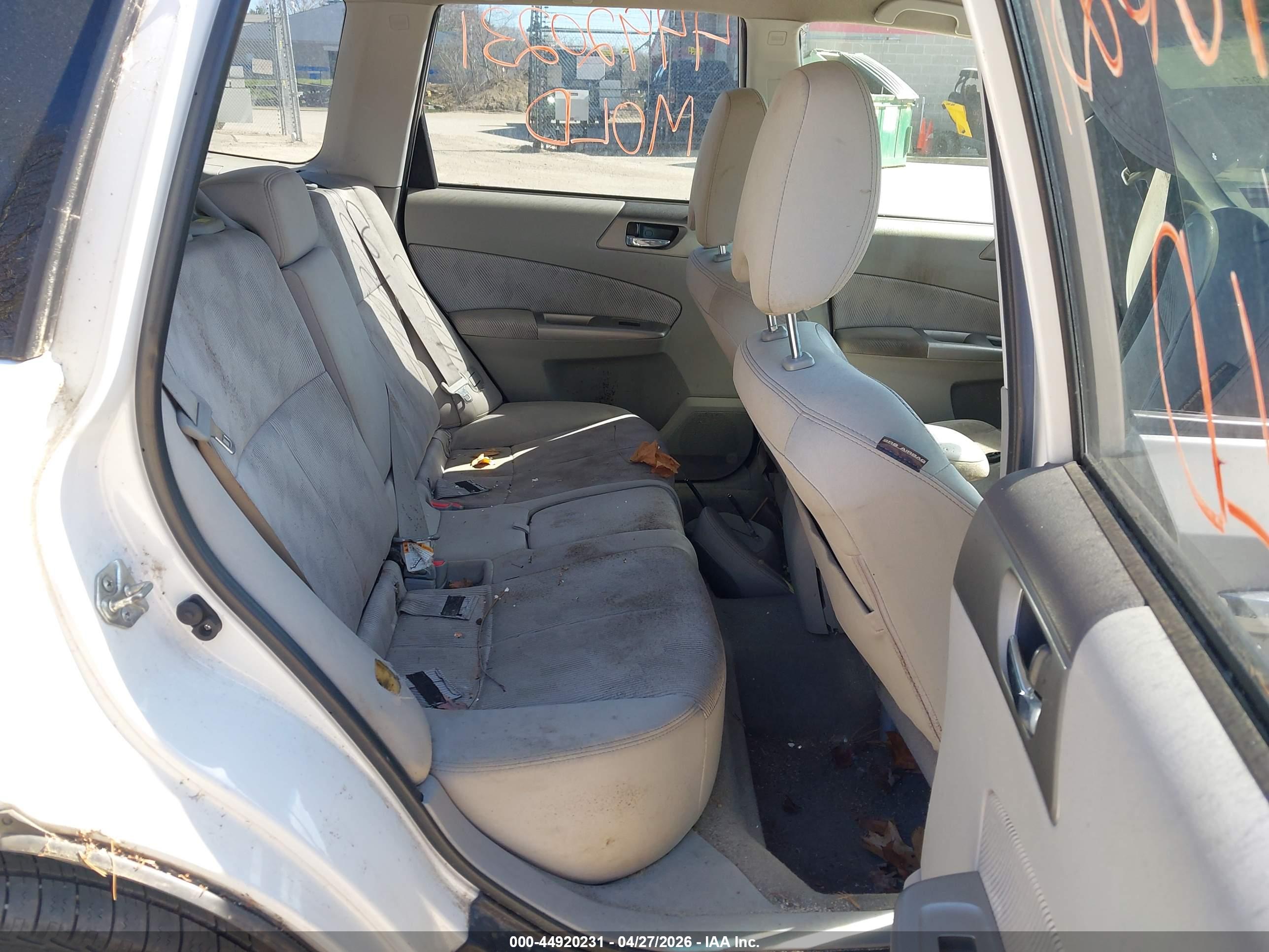 SUBARU FORESTER image 8