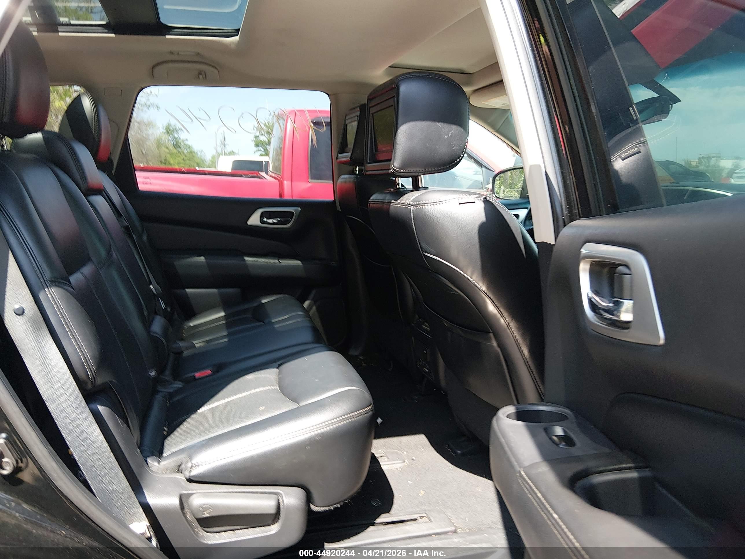 NISSAN PATHFINDER image 8