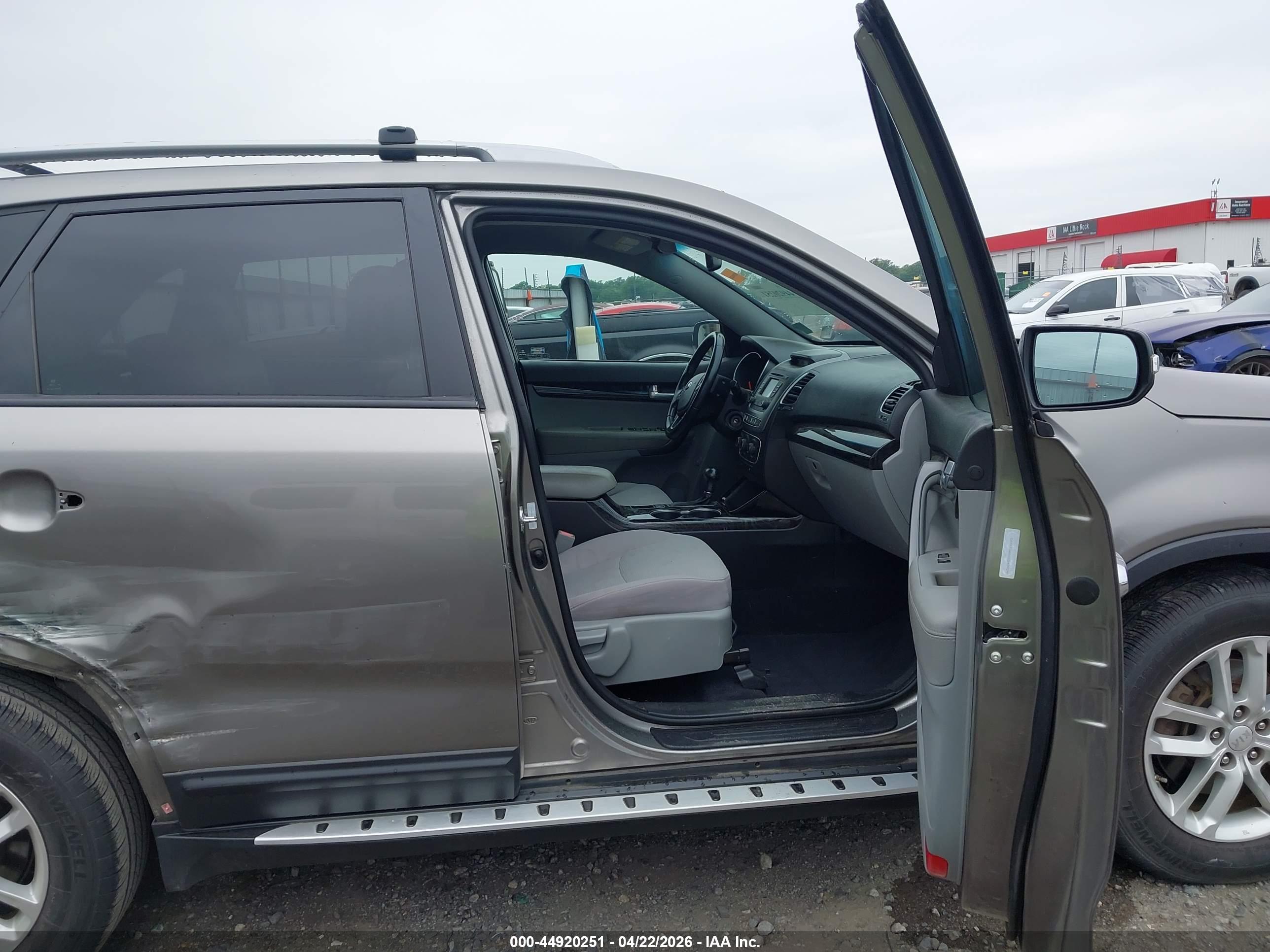 KIA SORENTO image 5