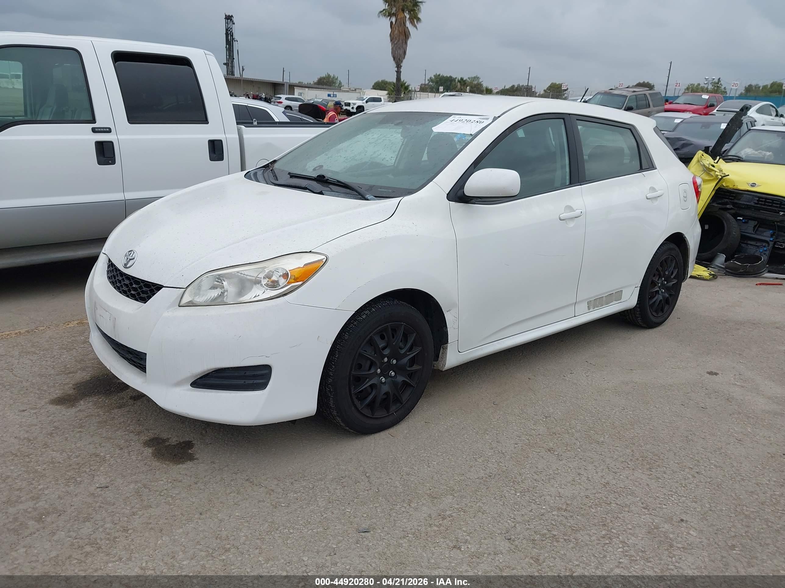 TOYOTA MATRIX image 2