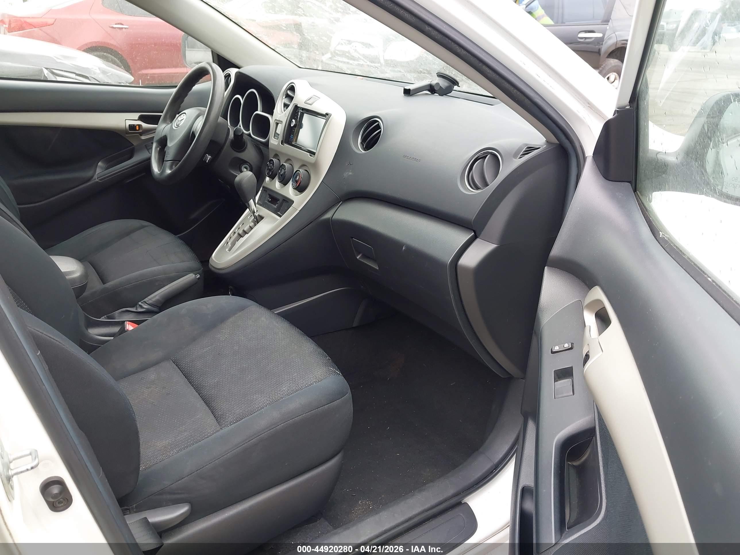 TOYOTA MATRIX image 5