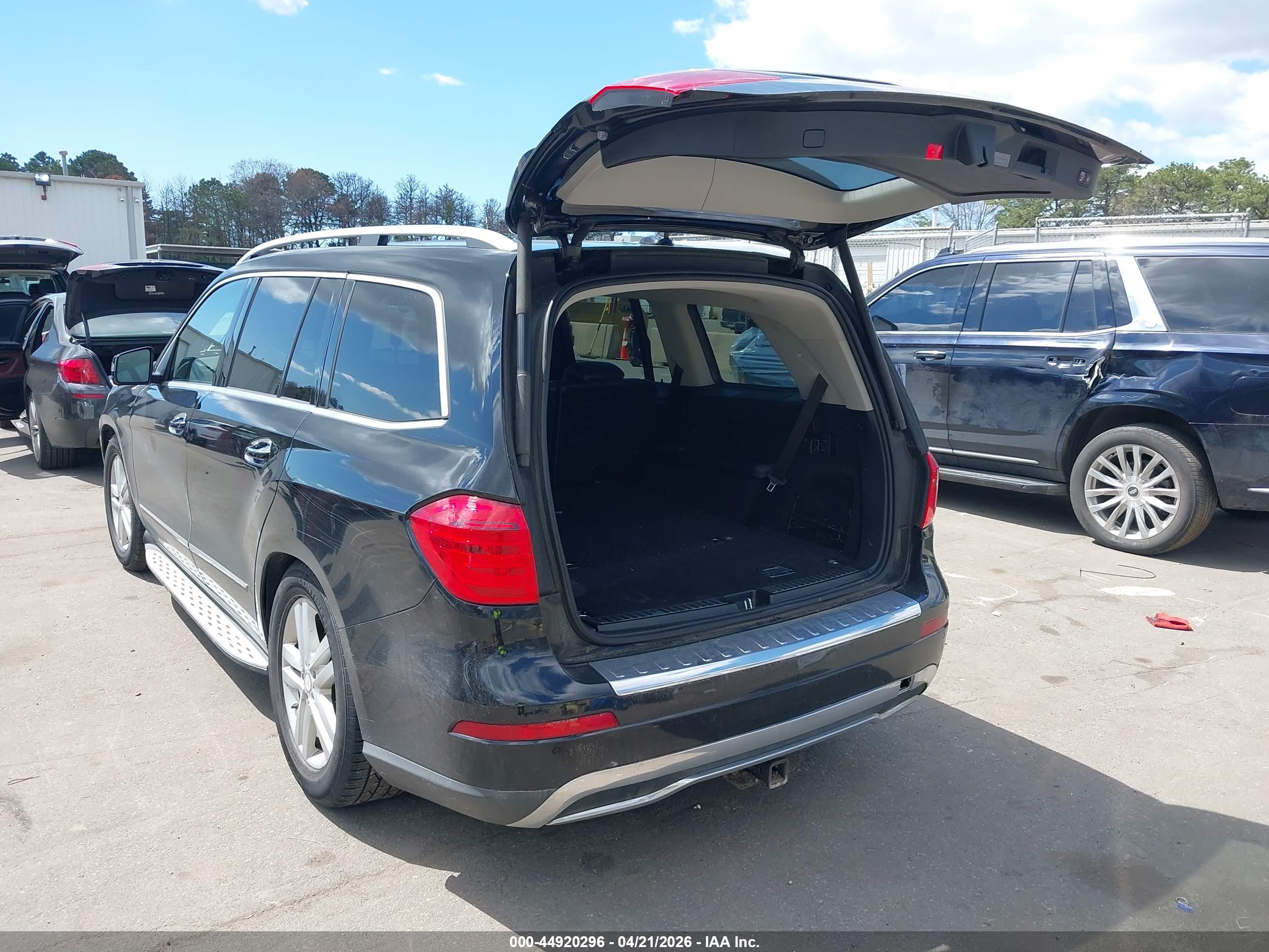 MERCEDES-BENZ GL image 3