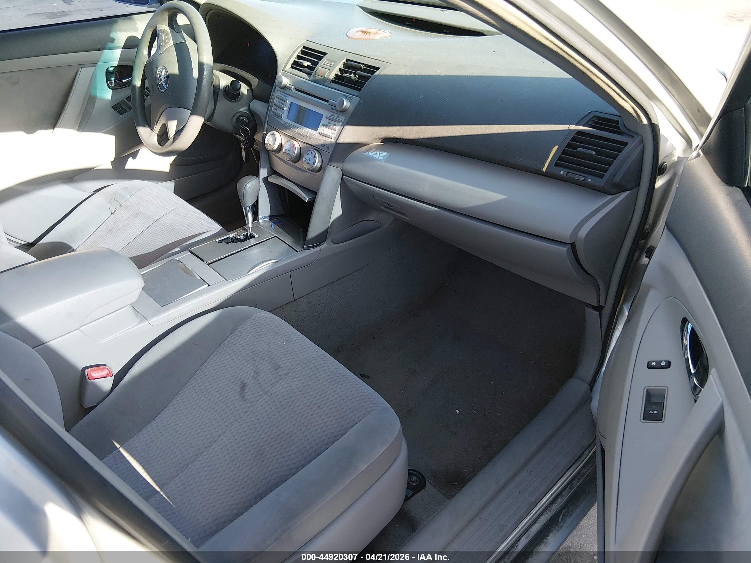 TOYOTA CAMRY image 5