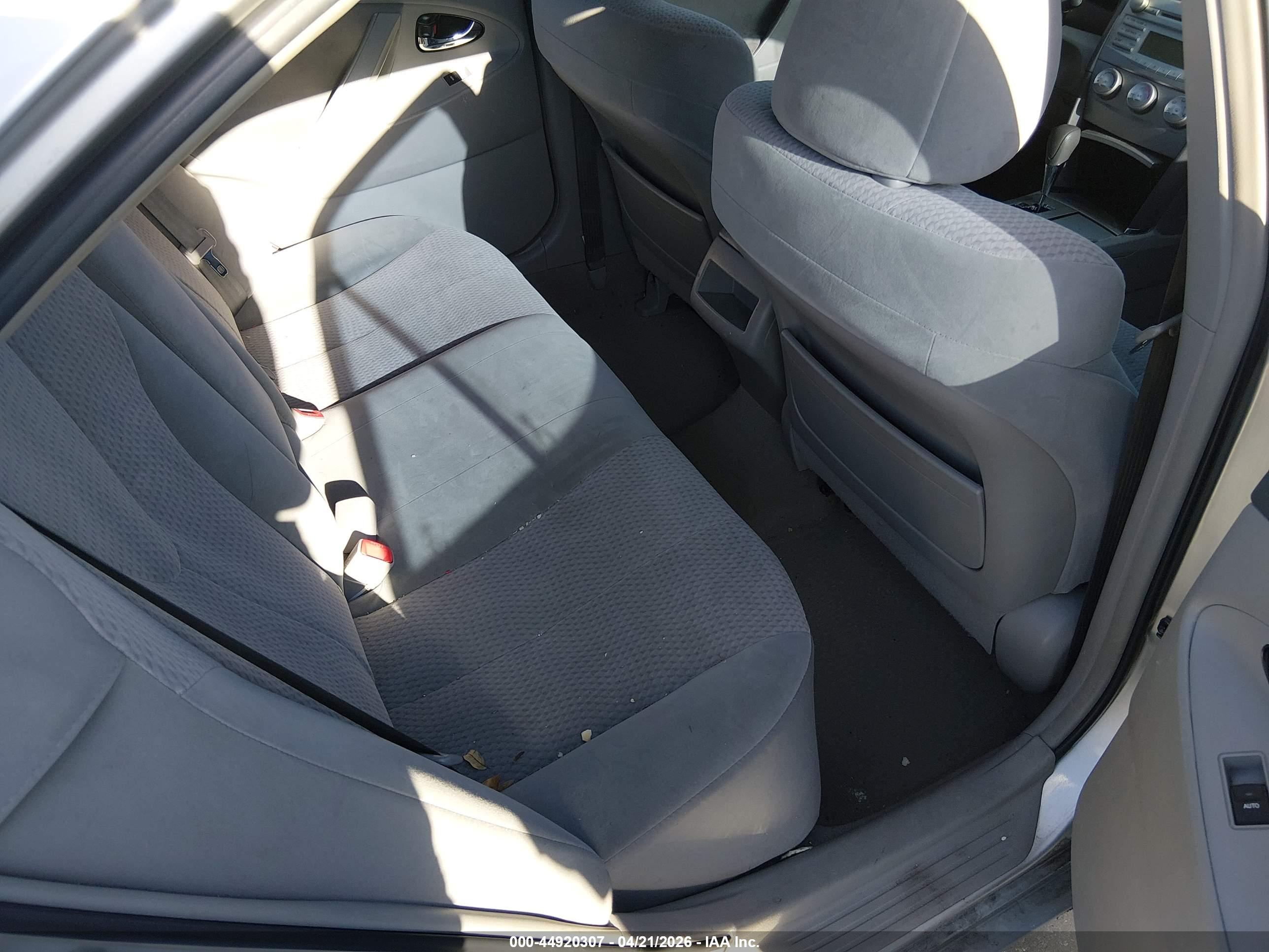 TOYOTA CAMRY image 8