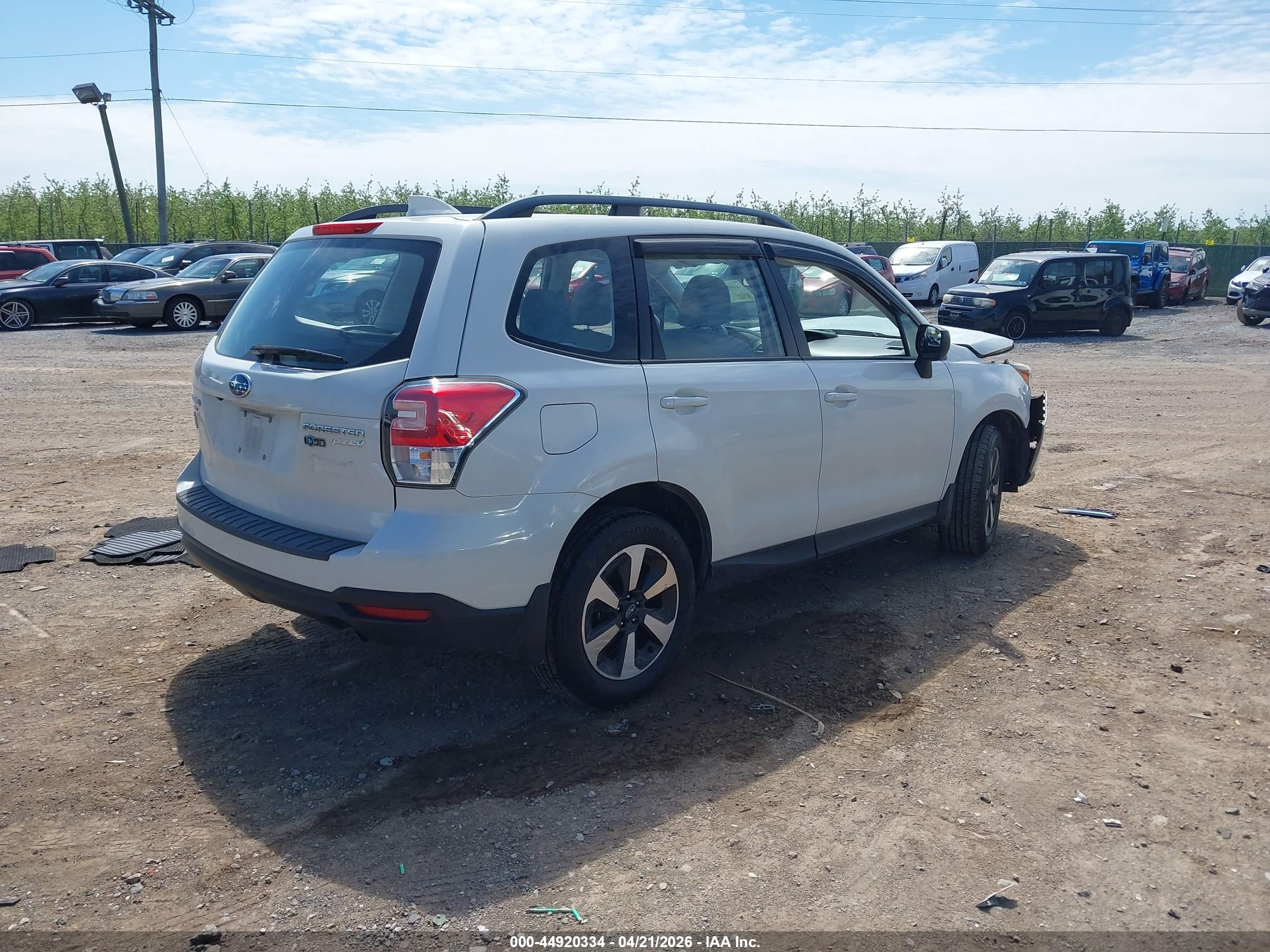 SUBARU FORESTER image 4