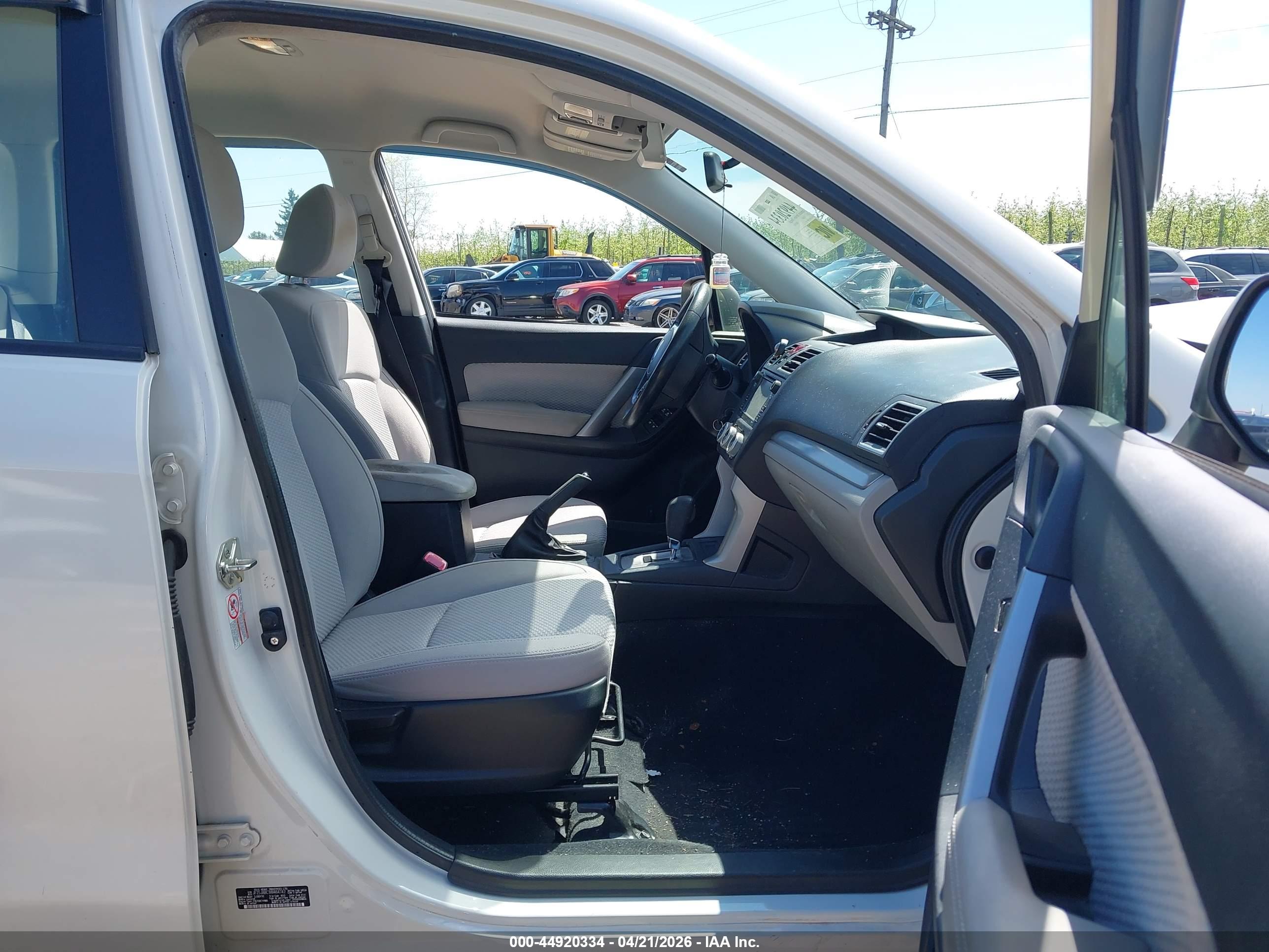SUBARU FORESTER image 5
