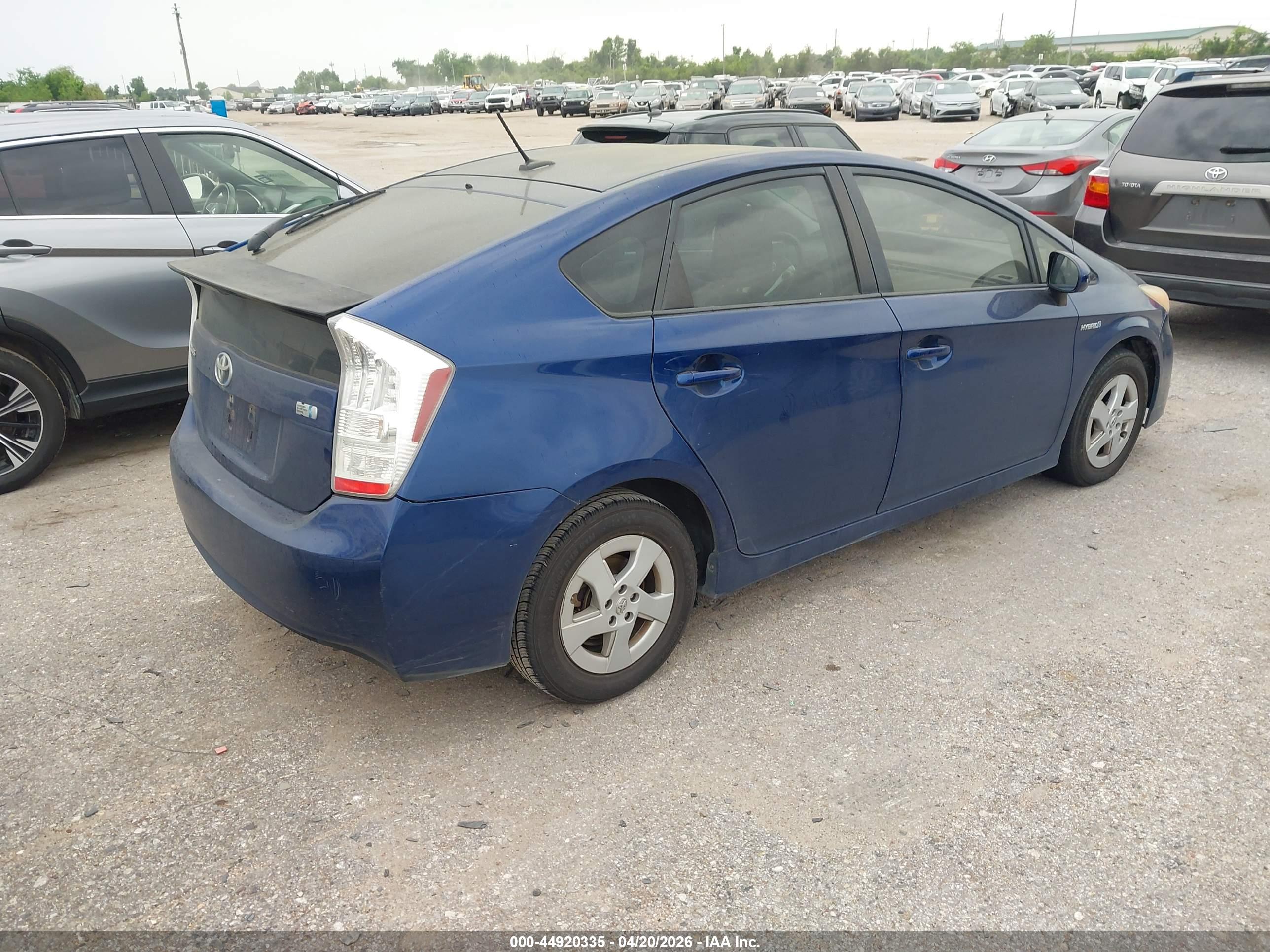 TOYOTA PRIUS image 4