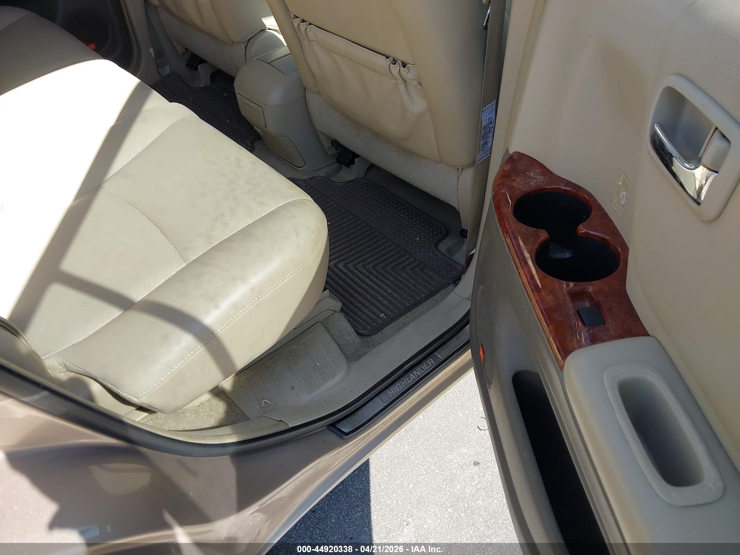 TOYOTA HIGHLANDER image 8