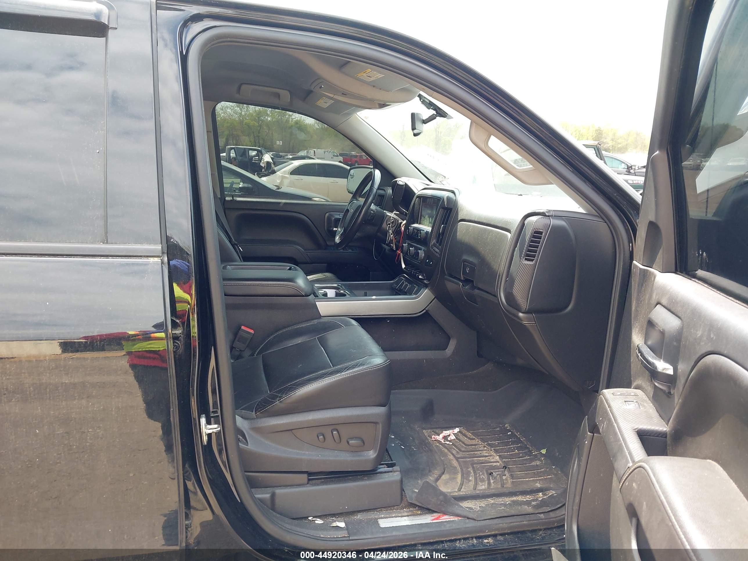 CHEVROLET SILVERADO image 5