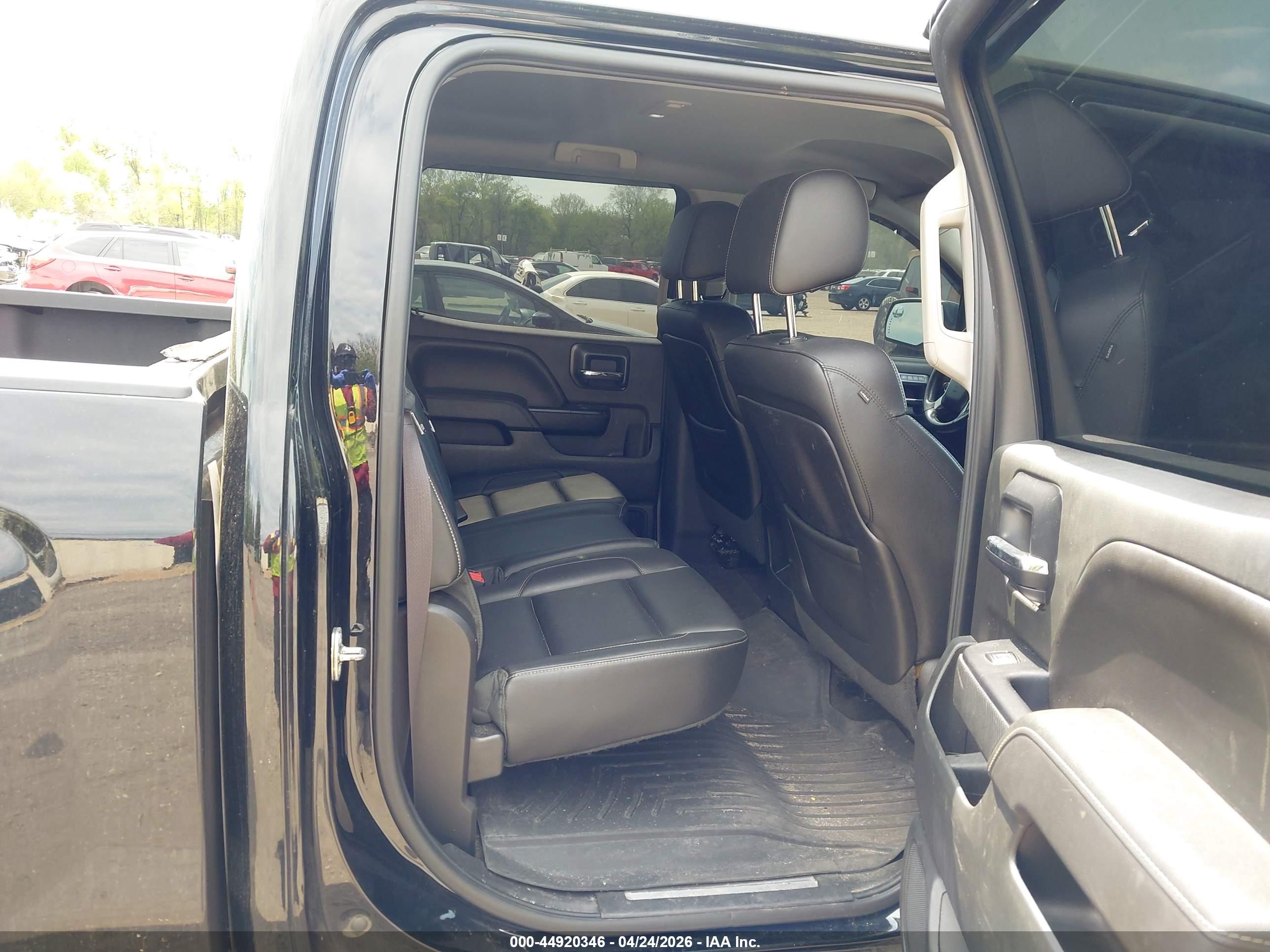 CHEVROLET SILVERADO image 8