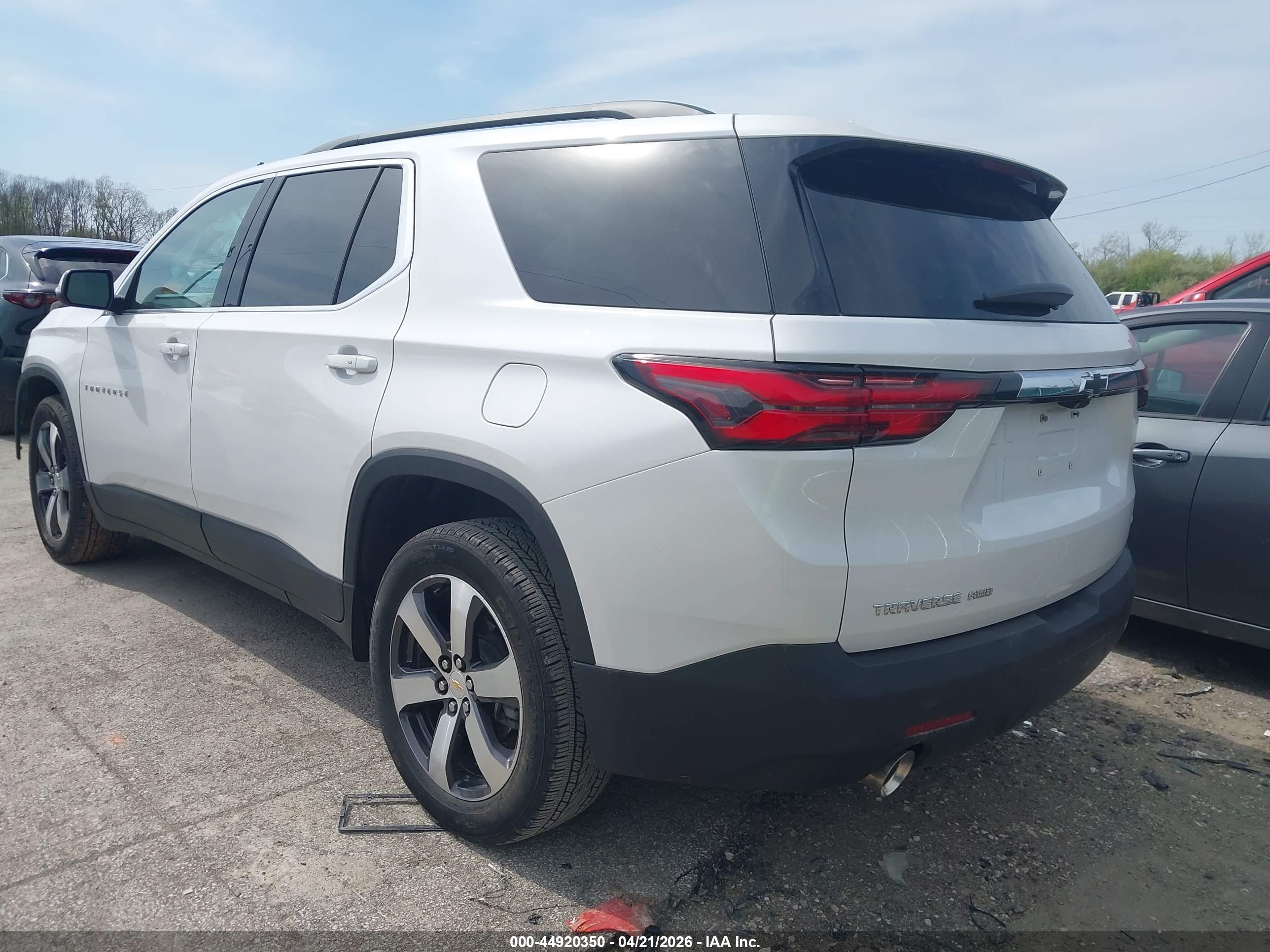 CHEVROLET TRAVERSE image 3