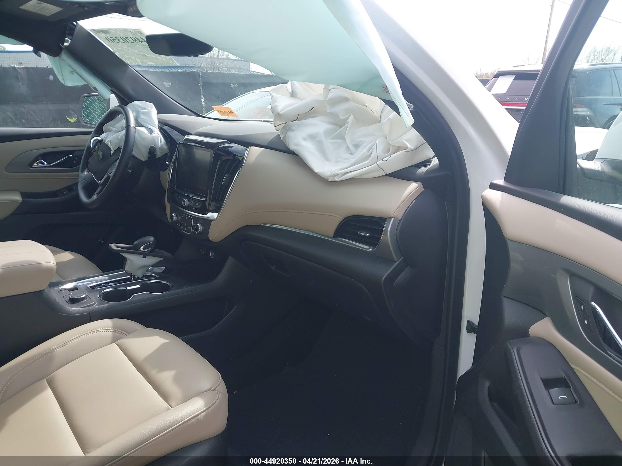 CHEVROLET TRAVERSE image 5
