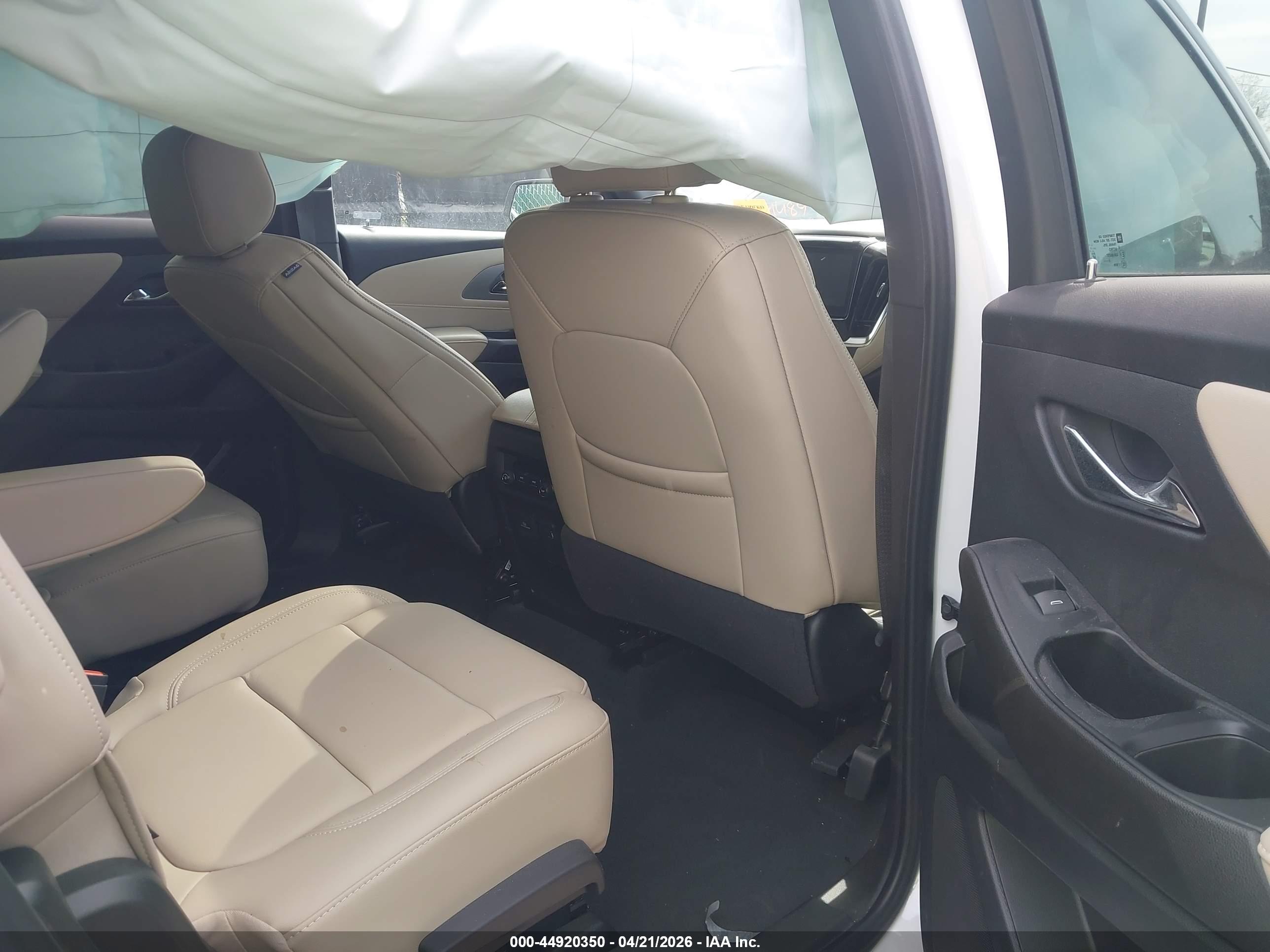CHEVROLET TRAVERSE image 8