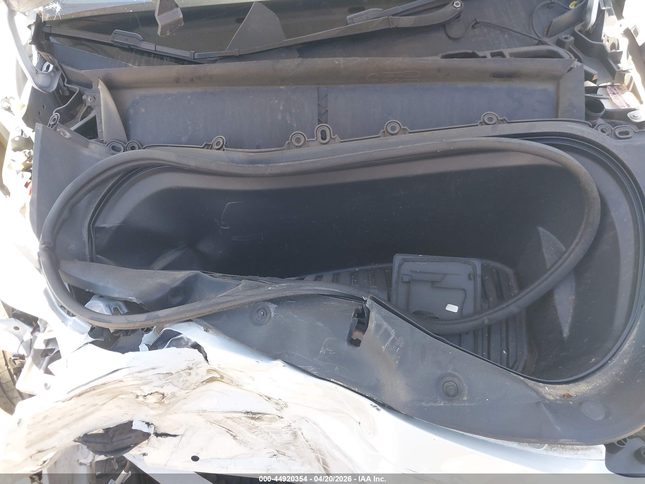 TESLA MODEL image 10