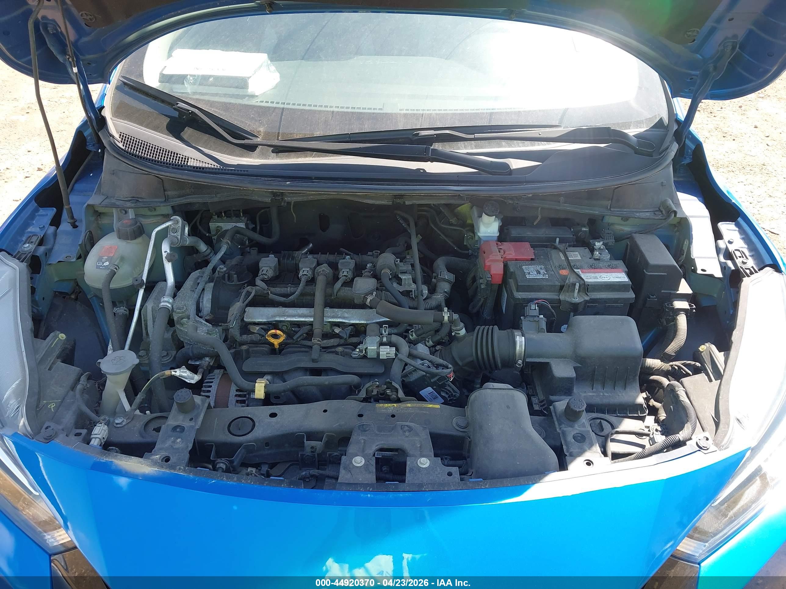 NISSAN VERSA image 10