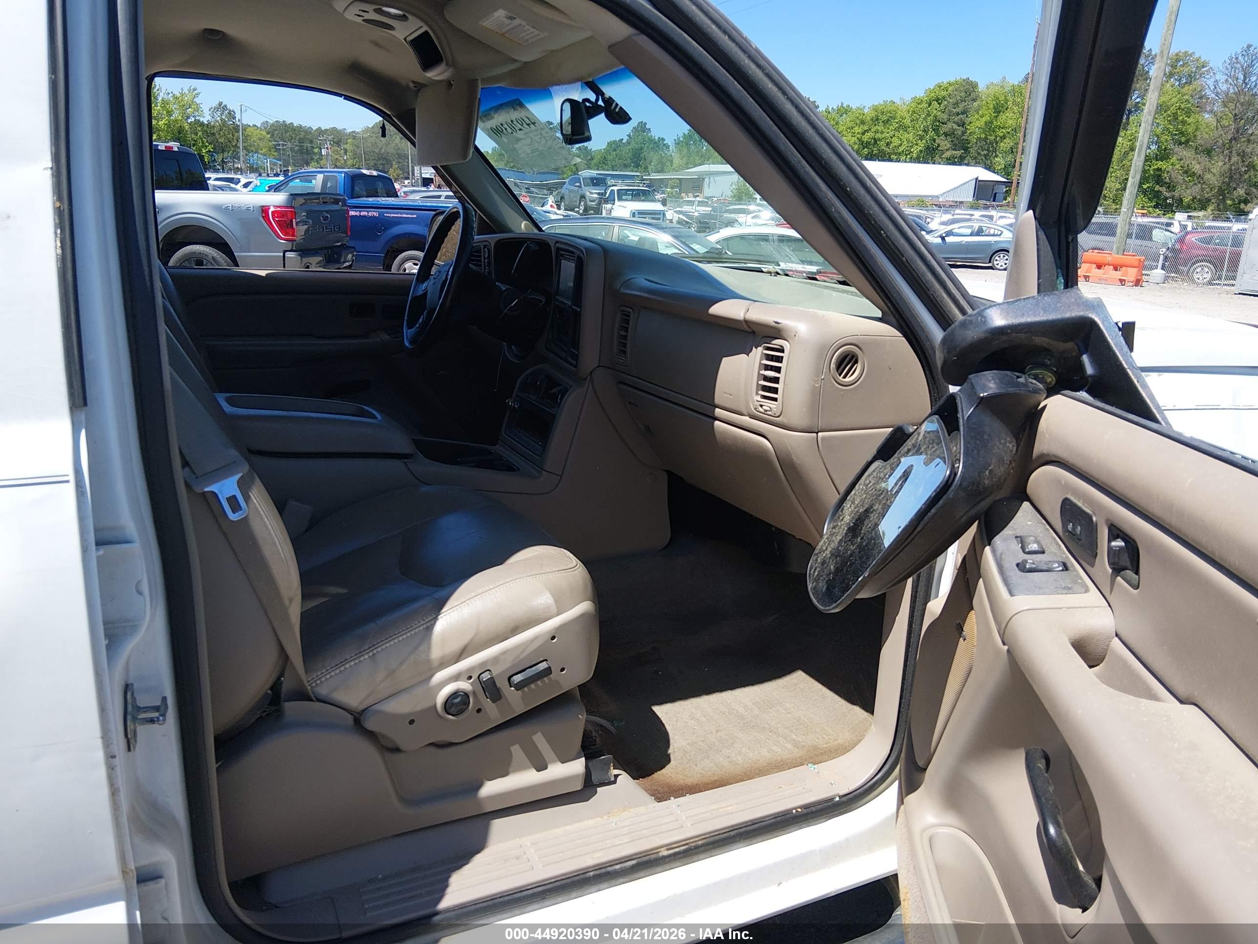 CHEVROLET SILVERADO image 5