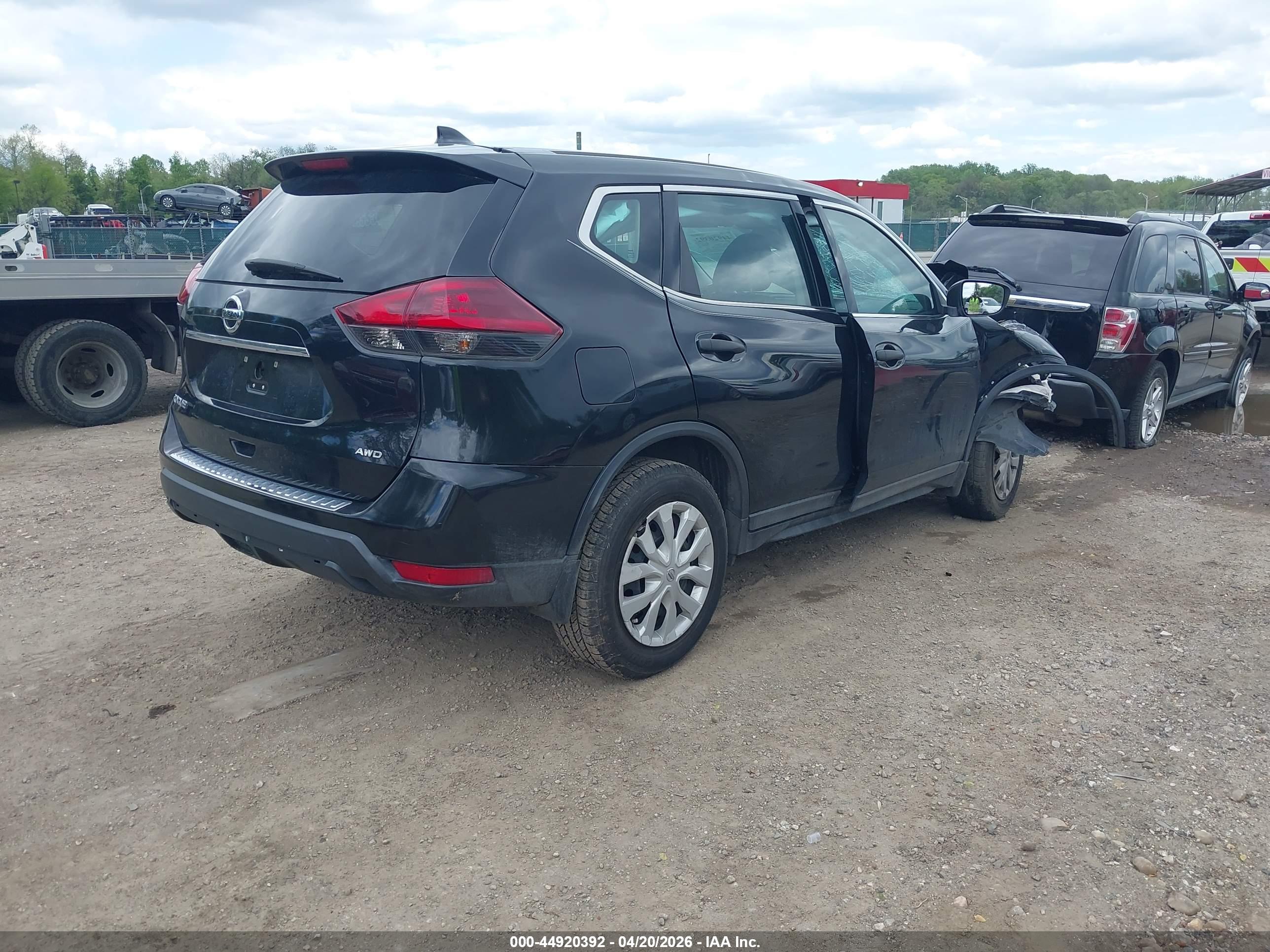 NISSAN ROGUE image 4
