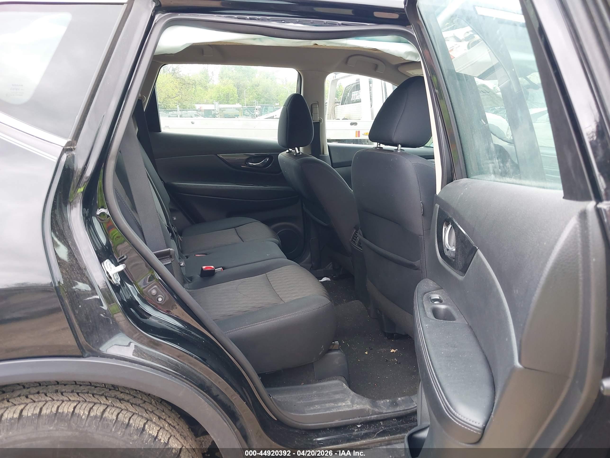 NISSAN ROGUE image 8