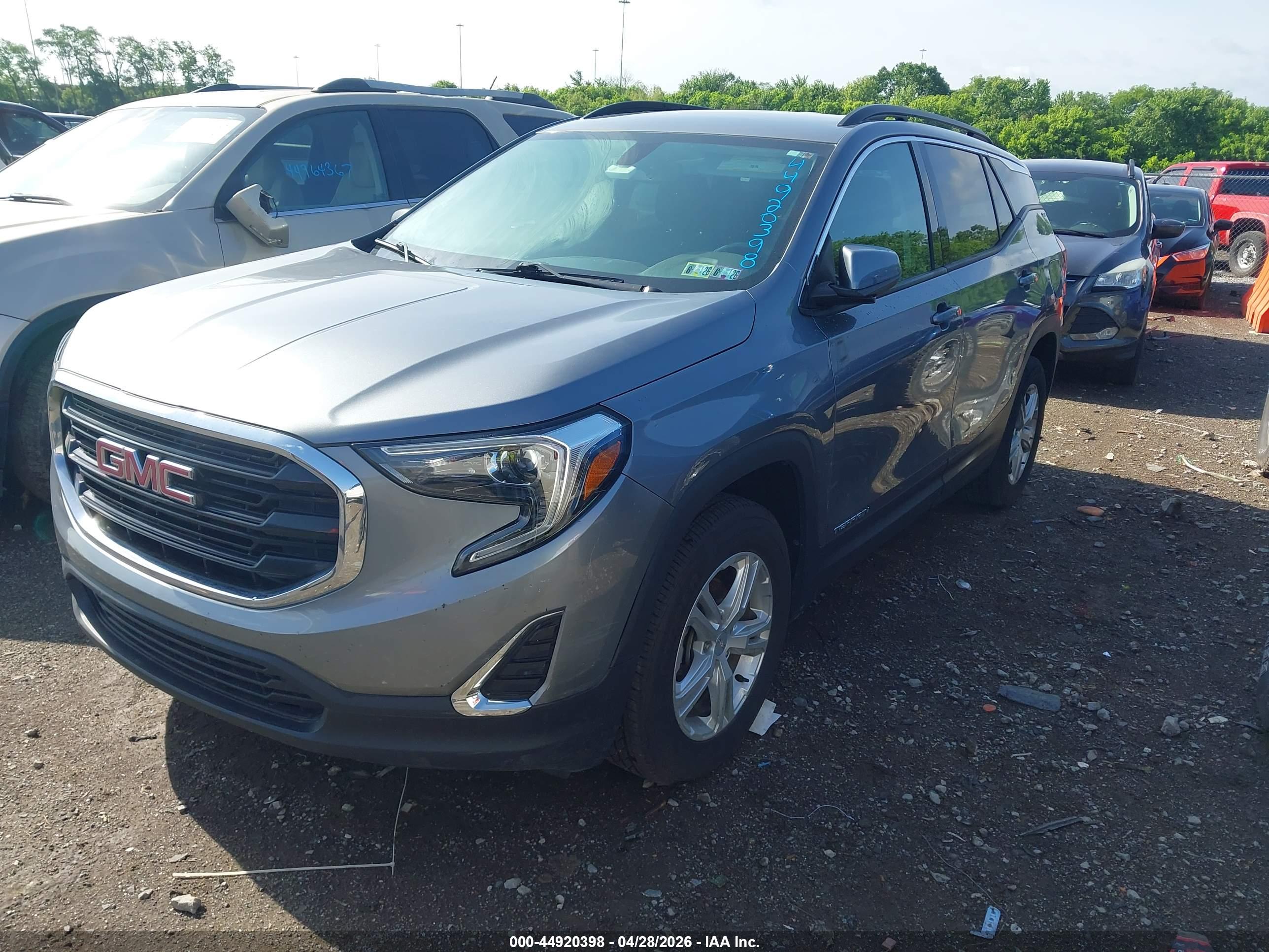 GMC TERRAIN image 2