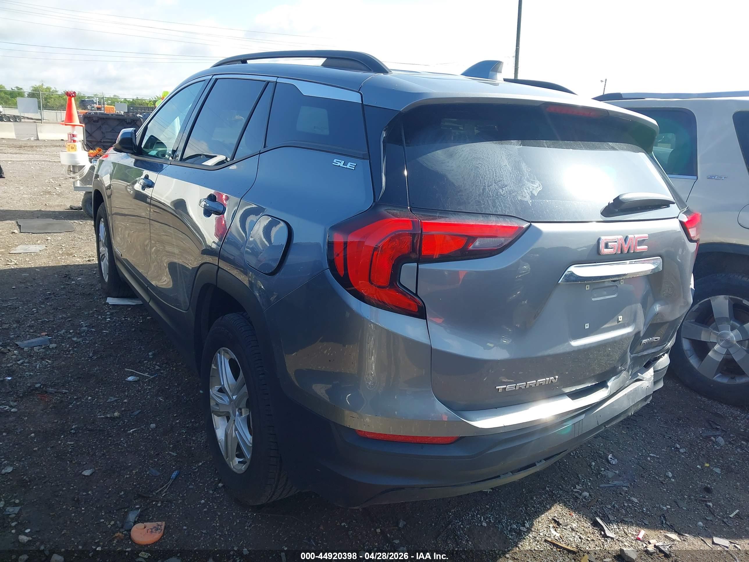 GMC TERRAIN image 3