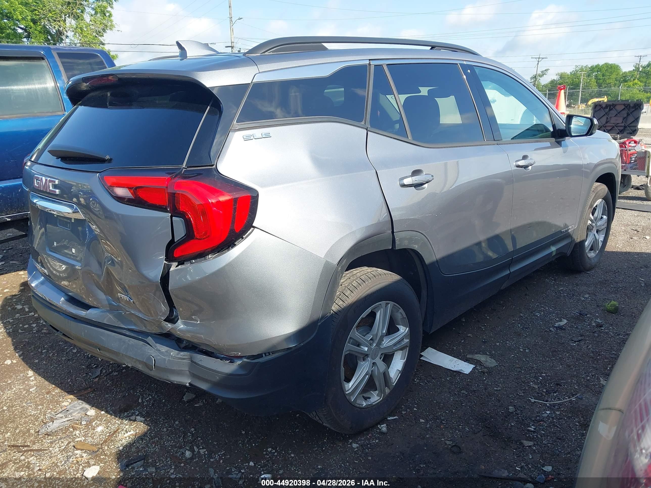 GMC TERRAIN image 4