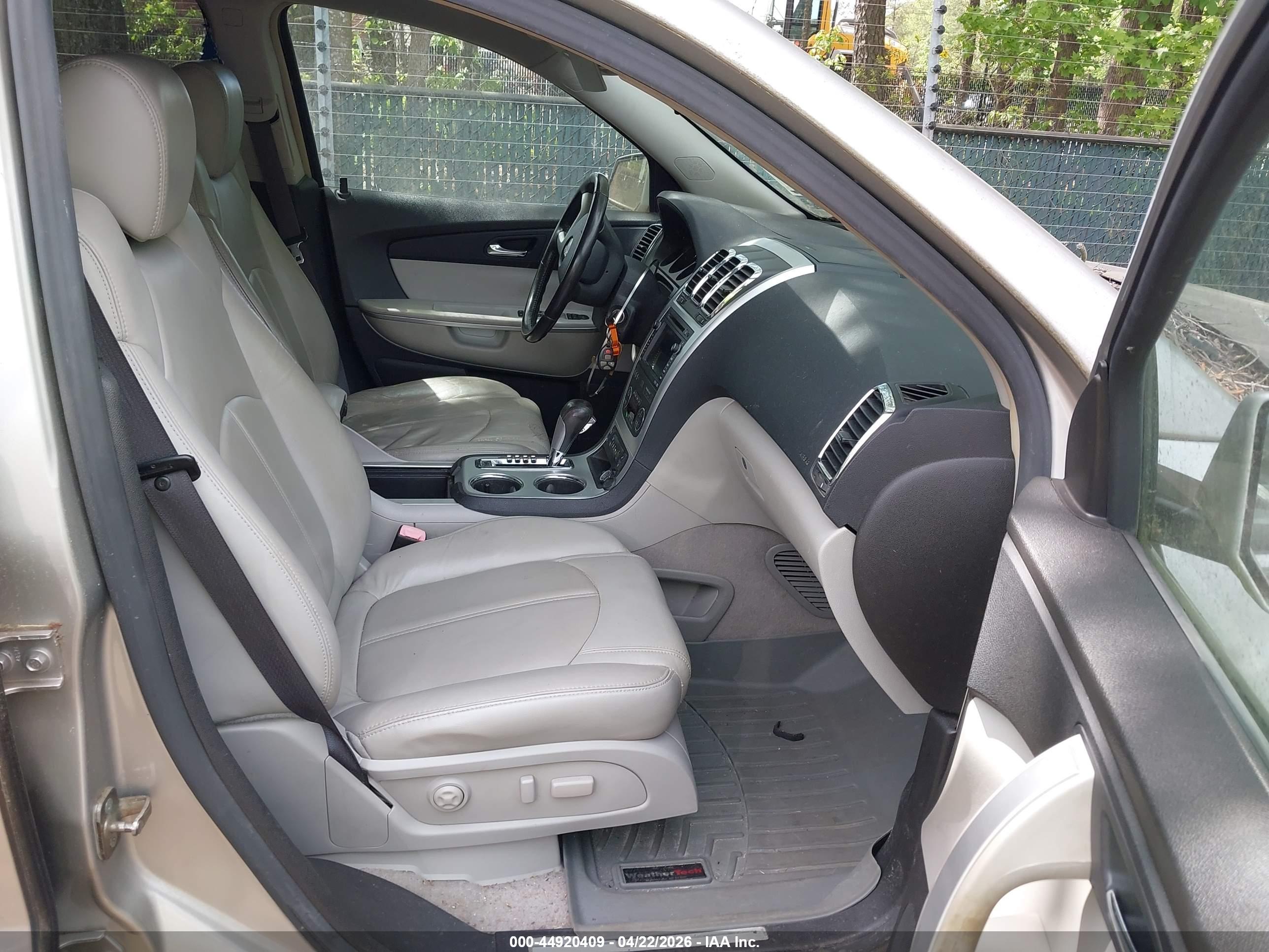 GMC ACADIA image 5