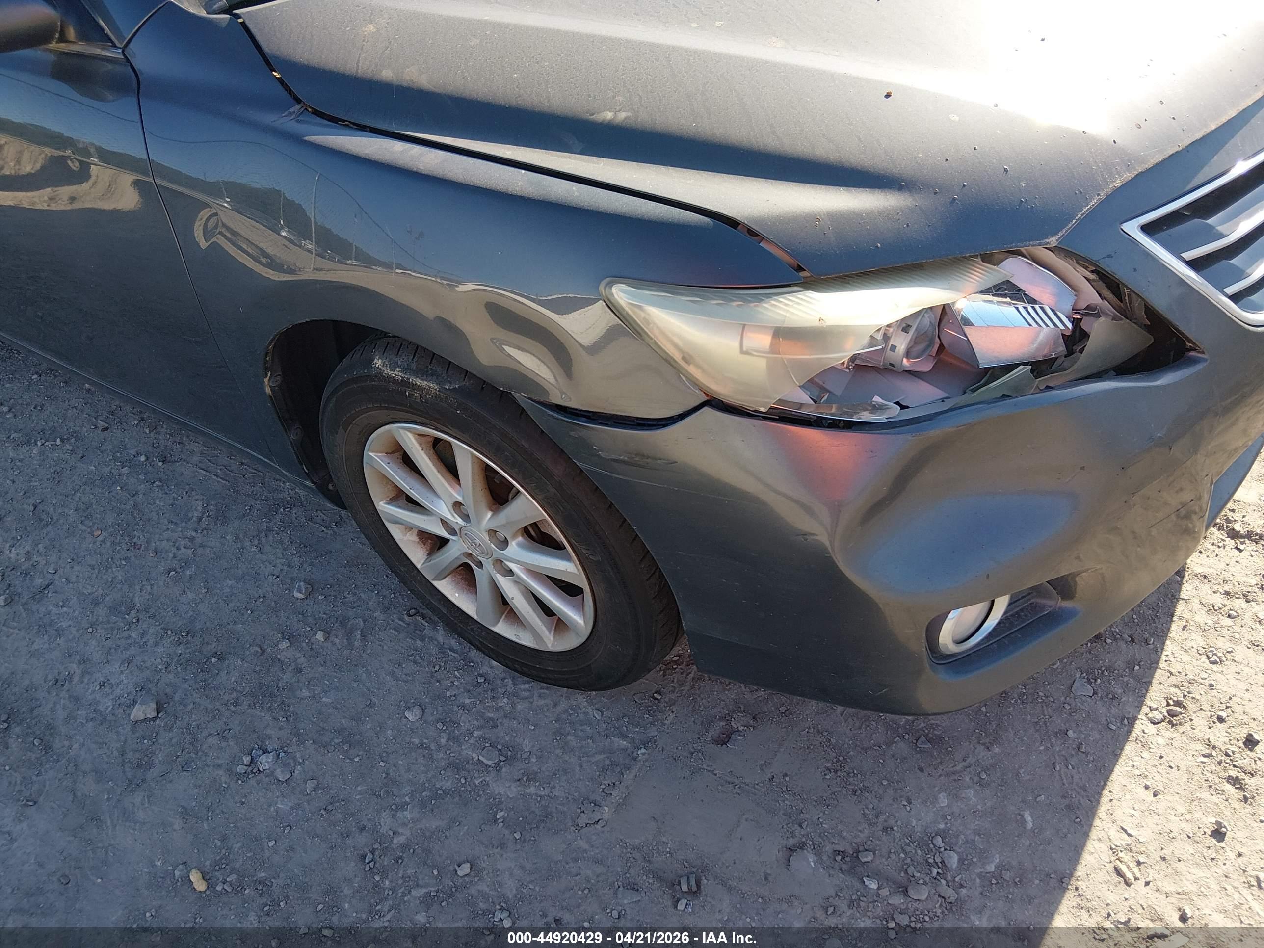 TOYOTA CAMRY image 6