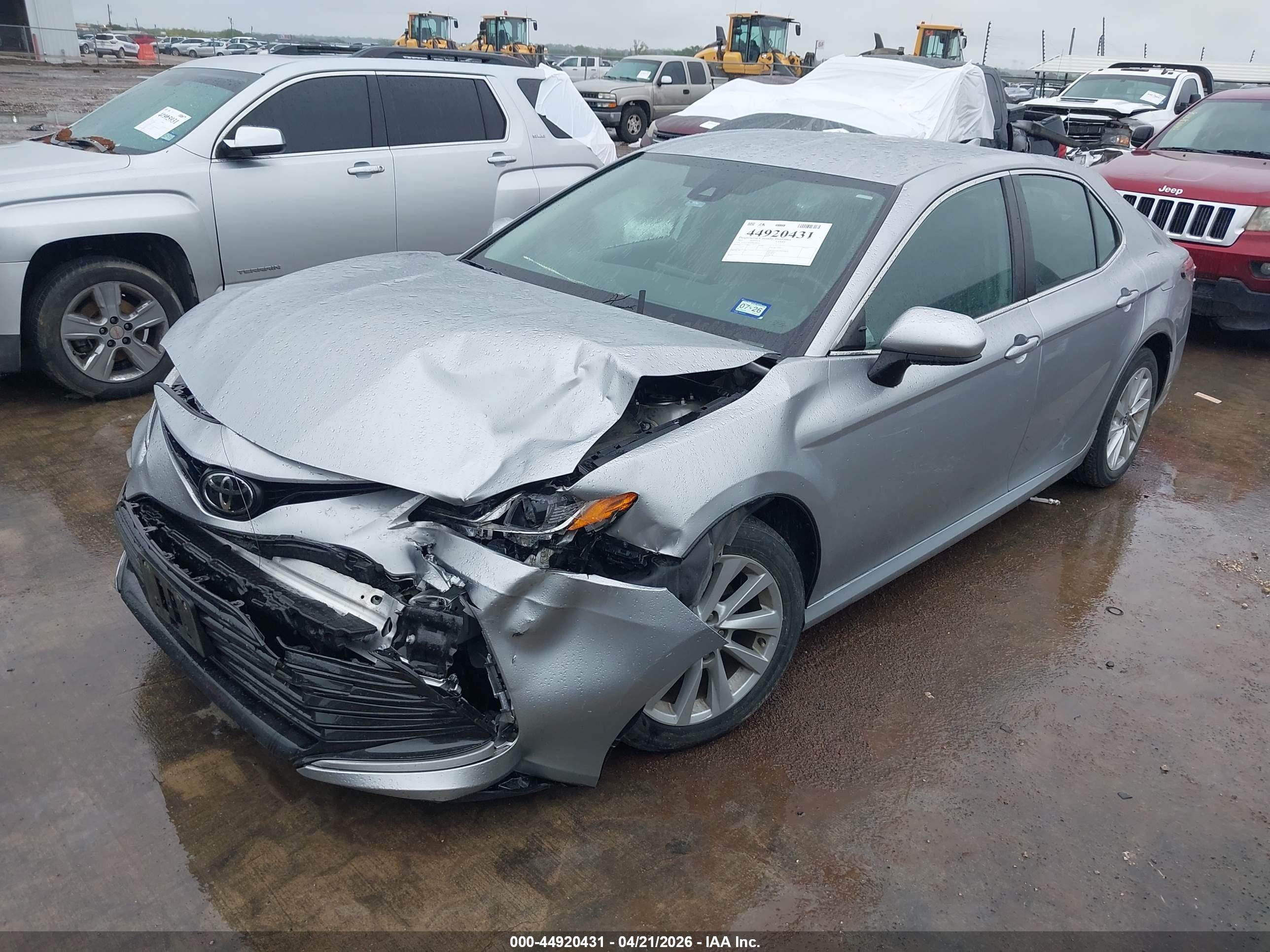 TOYOTA CAMRY image 2