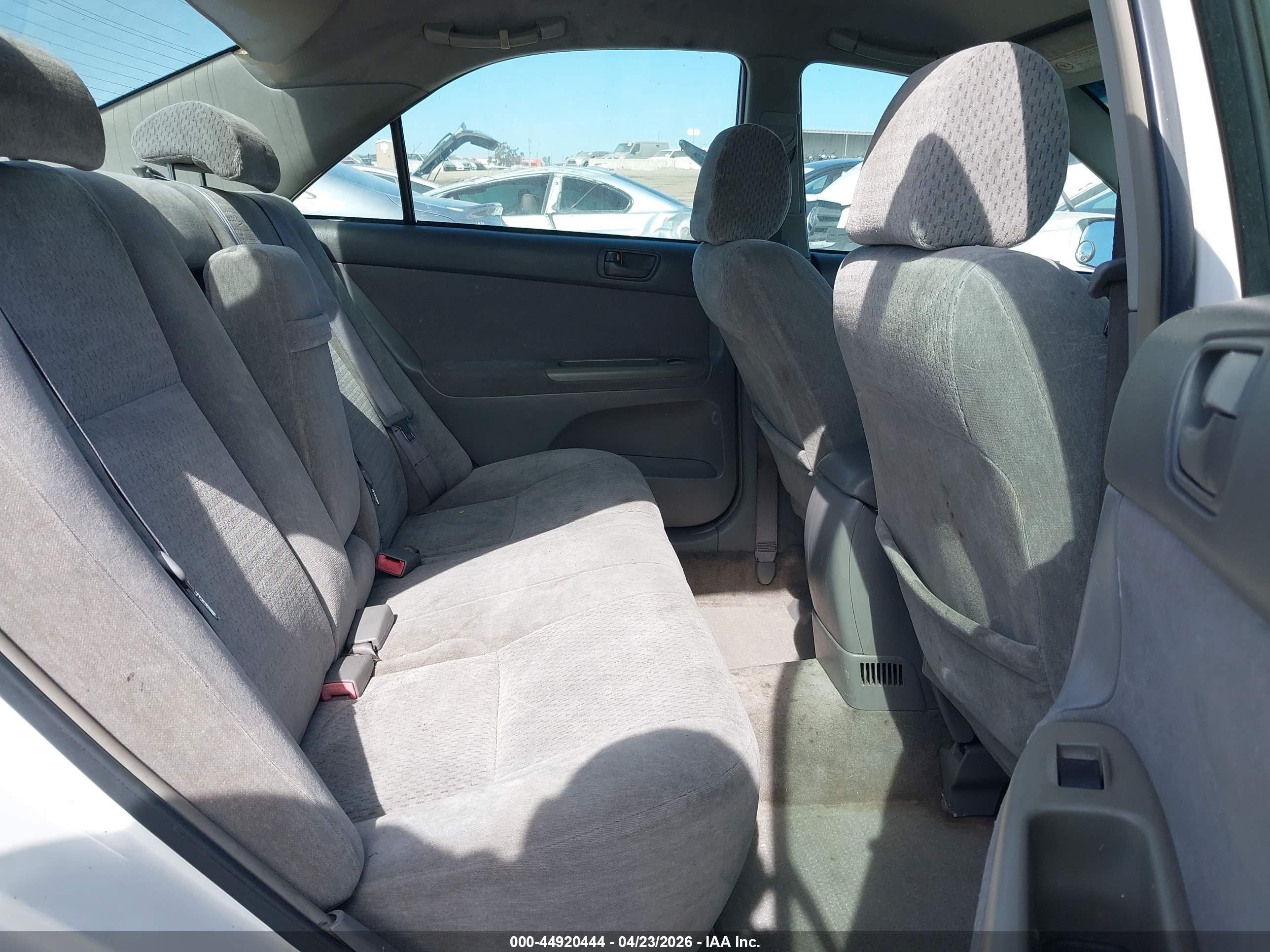 TOYOTA CAMRY image 8
