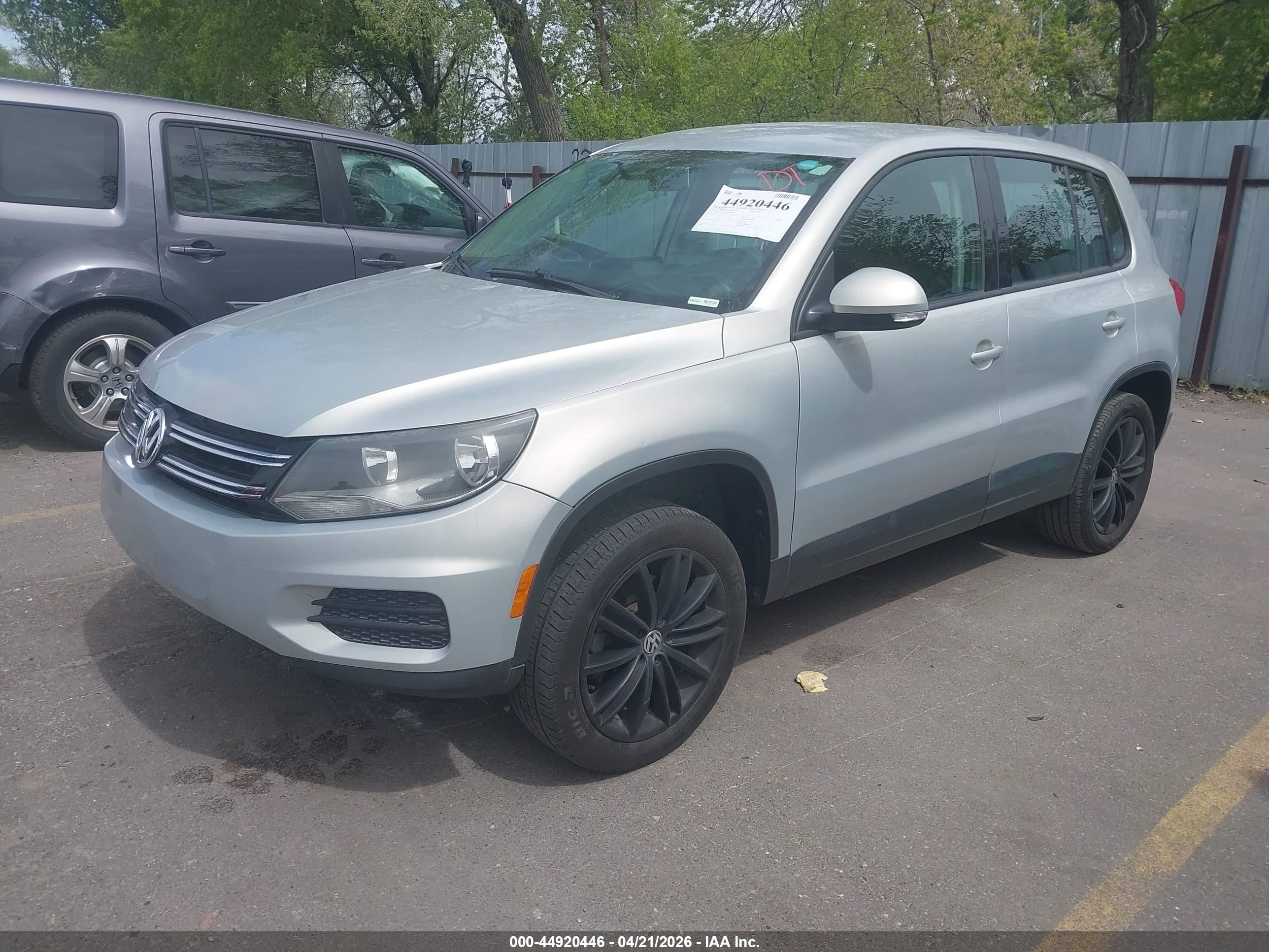 VOLKSWAGEN TIGUAN image 2
