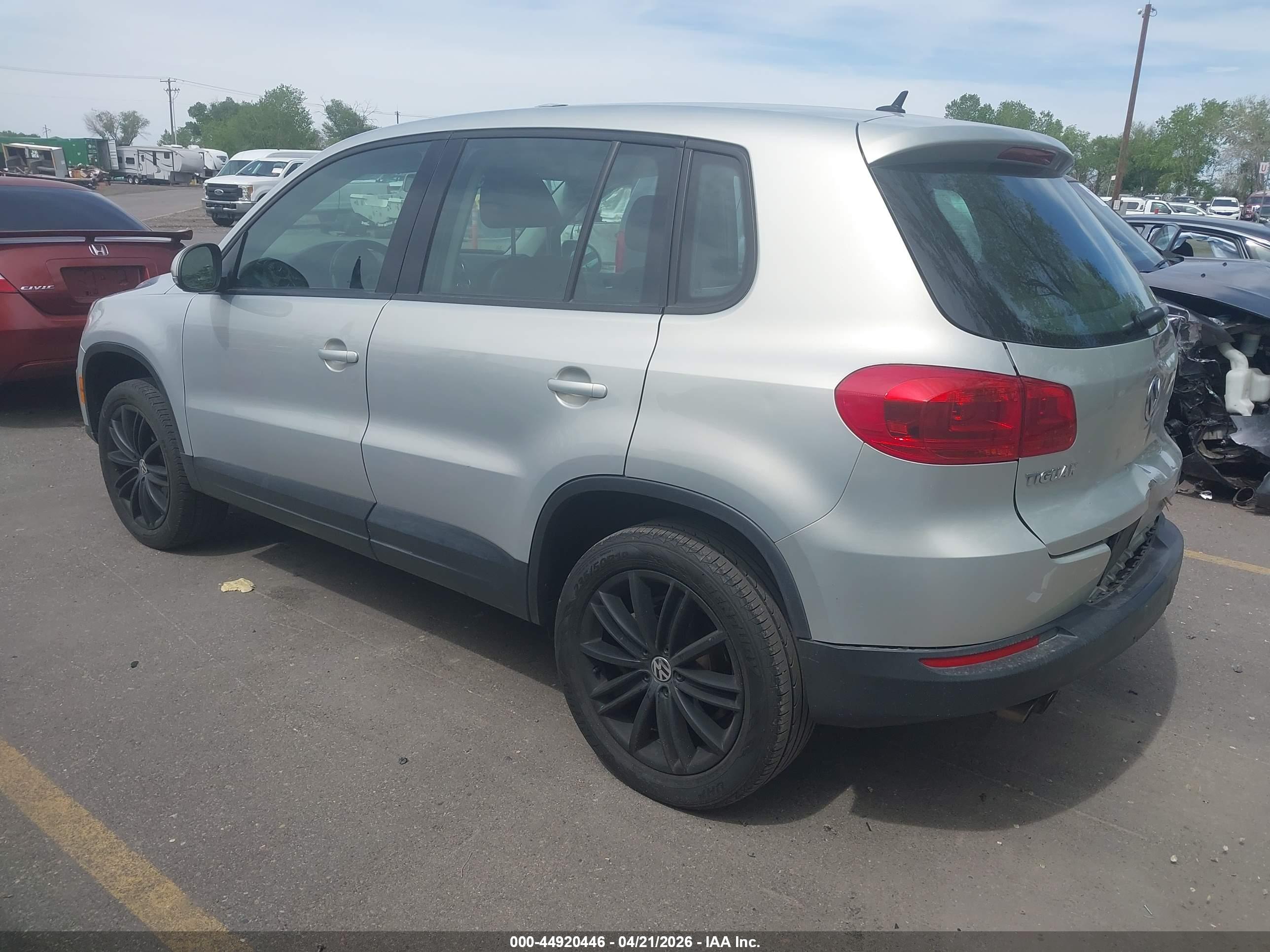 VOLKSWAGEN TIGUAN image 3