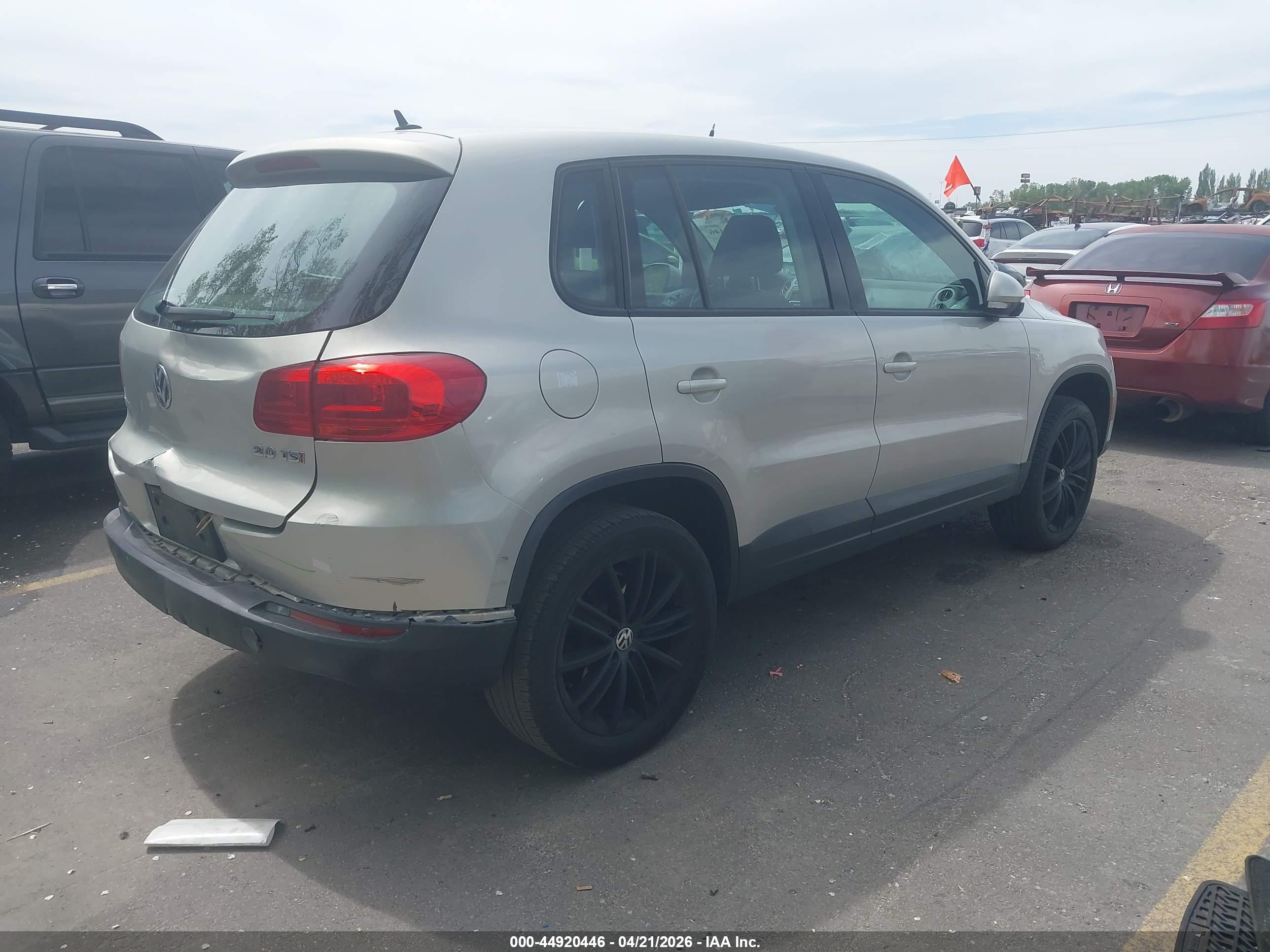 VOLKSWAGEN TIGUAN image 4