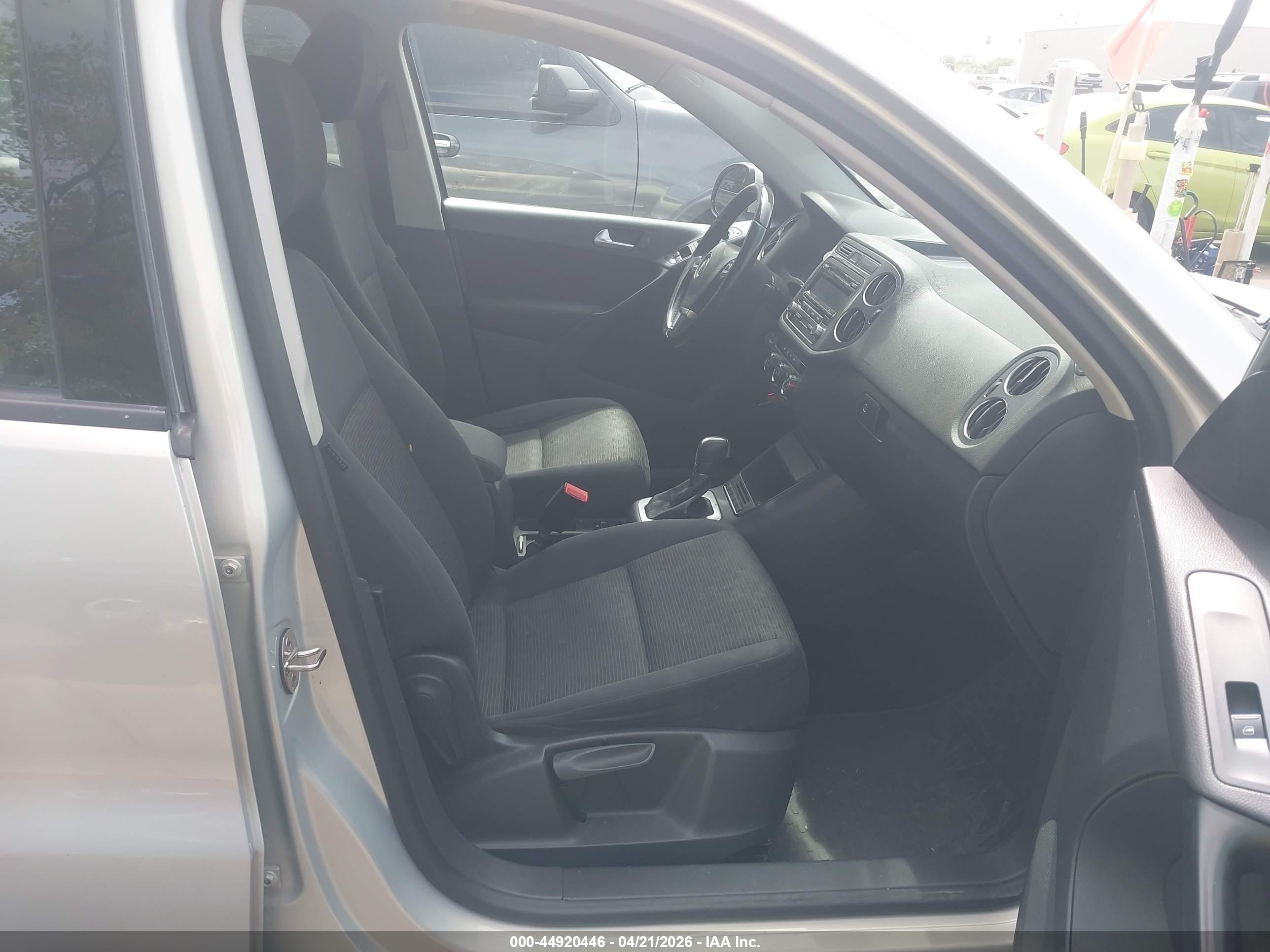 VOLKSWAGEN TIGUAN image 5