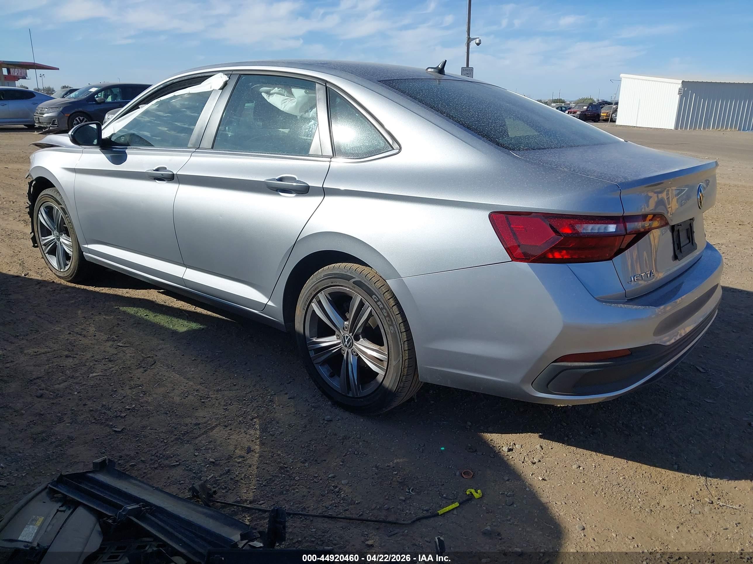 VOLKSWAGEN JETTA image 3