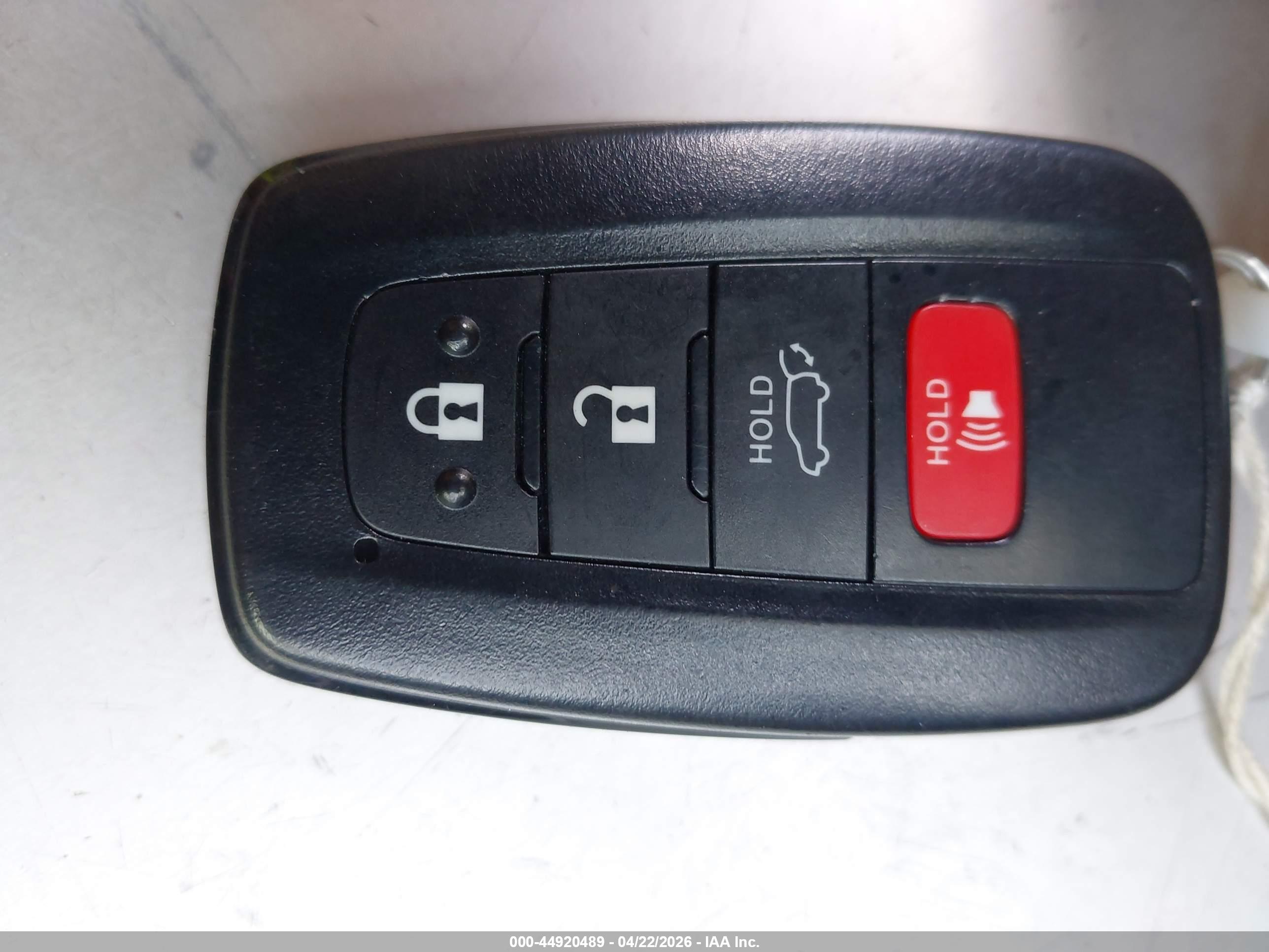 TOYOTA RAV4 image 11