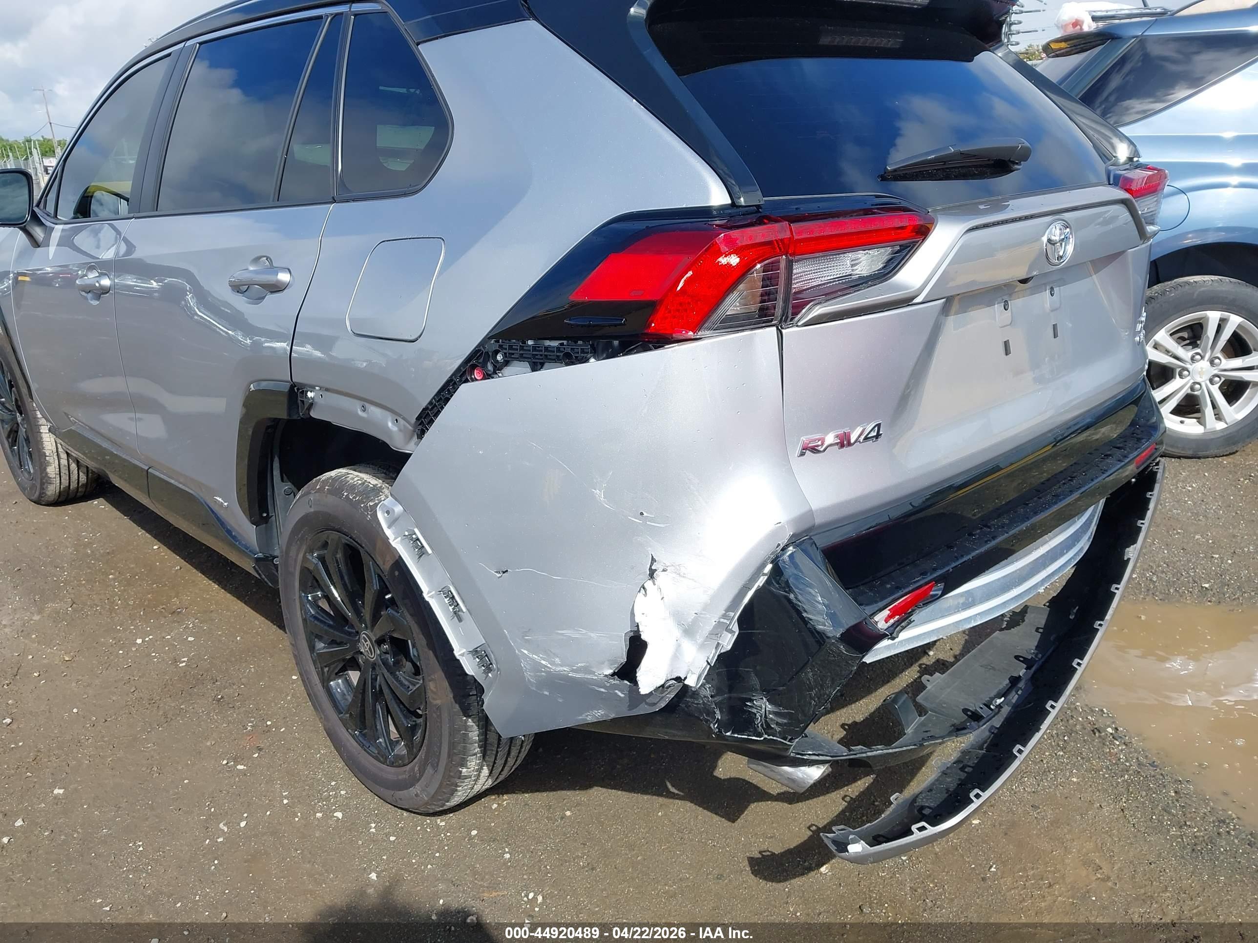 TOYOTA RAV4 image 6