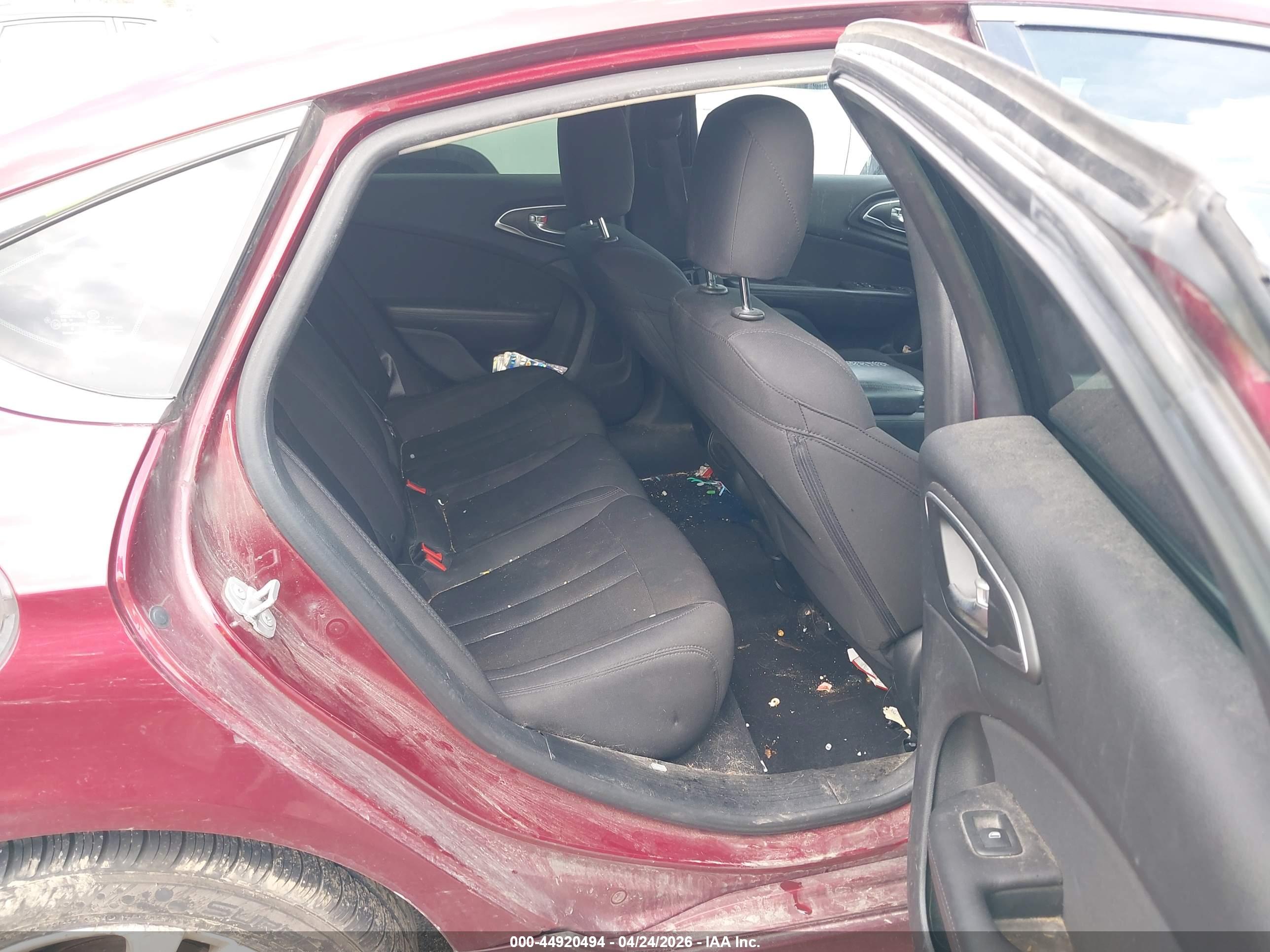CHRYSLER 200 image 8