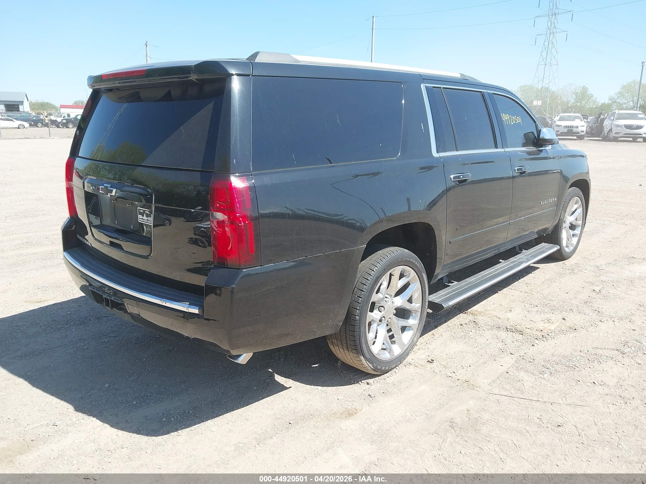 CHEVROLET SUBURBAN image 4