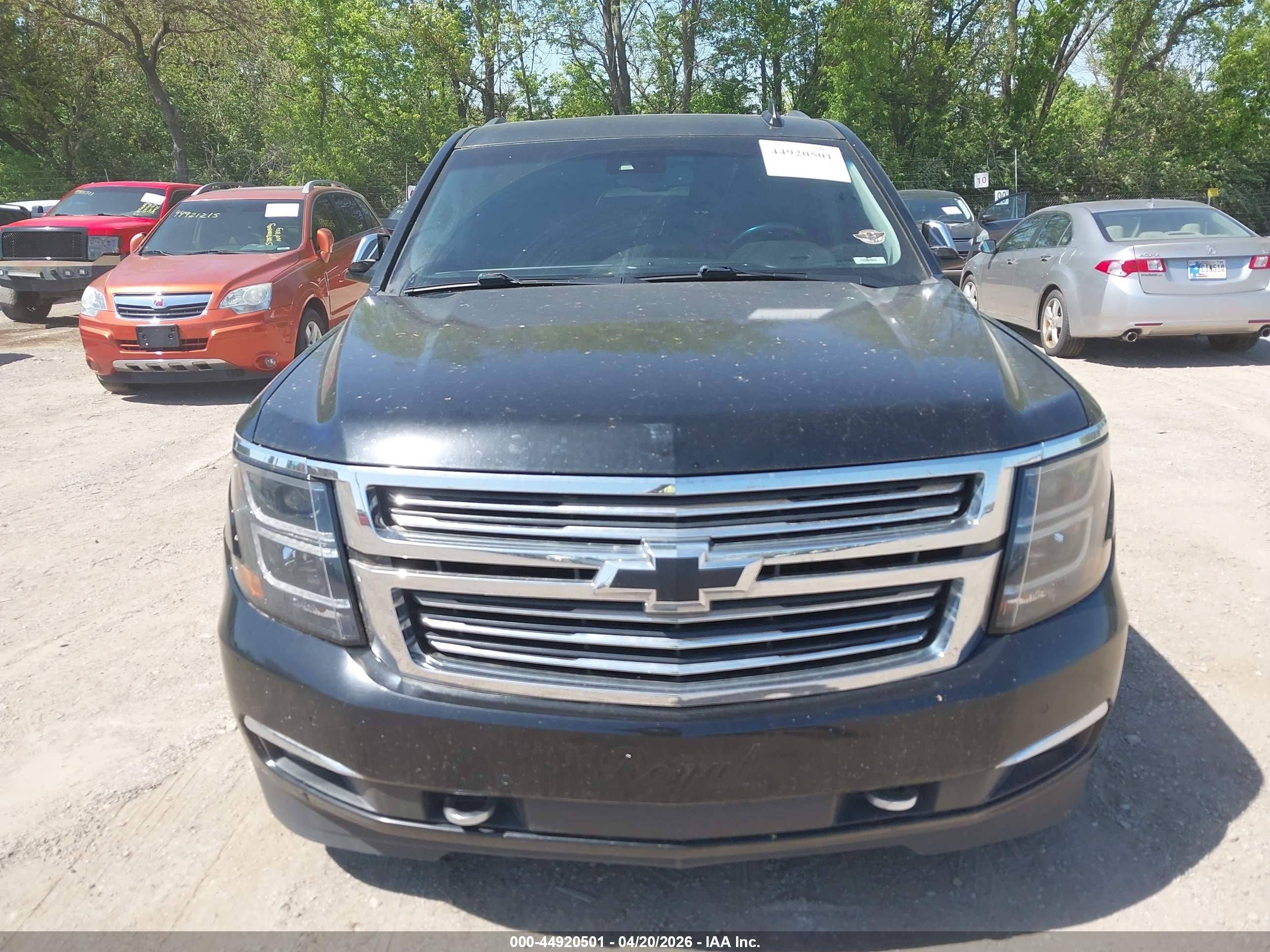 CHEVROLET SUBURBAN image 6