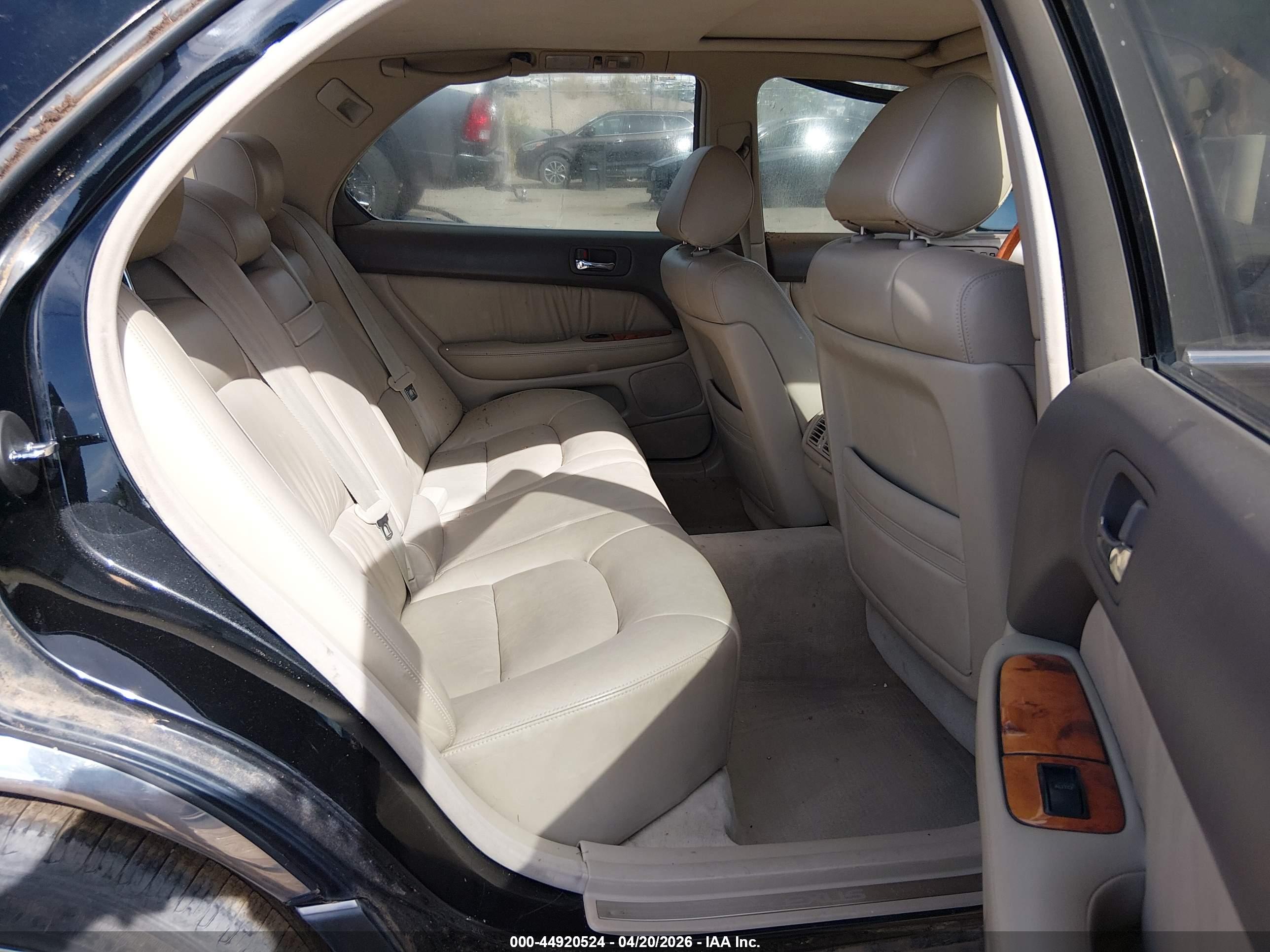 LEXUS LS image 8