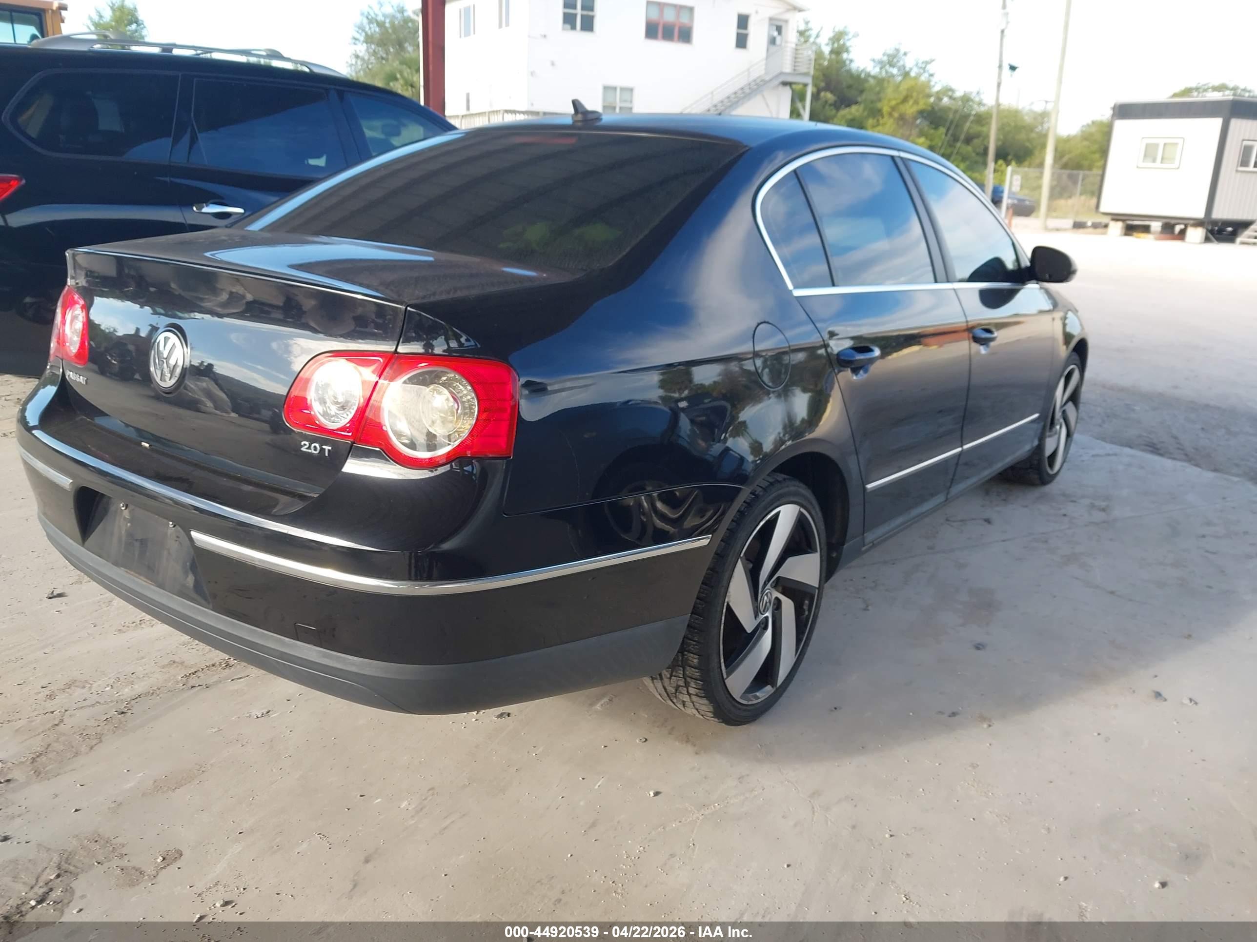 VOLKSWAGEN PASSAT image 4